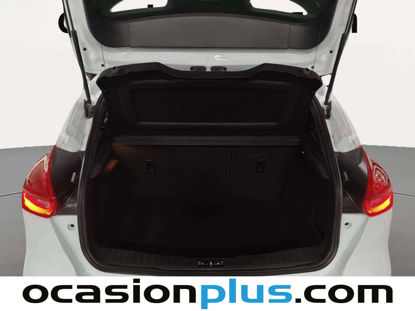 Fotos maletero Ford Focus Ford Focus 1.5 Ecoboost ST-Line Black&Red (182 CV)