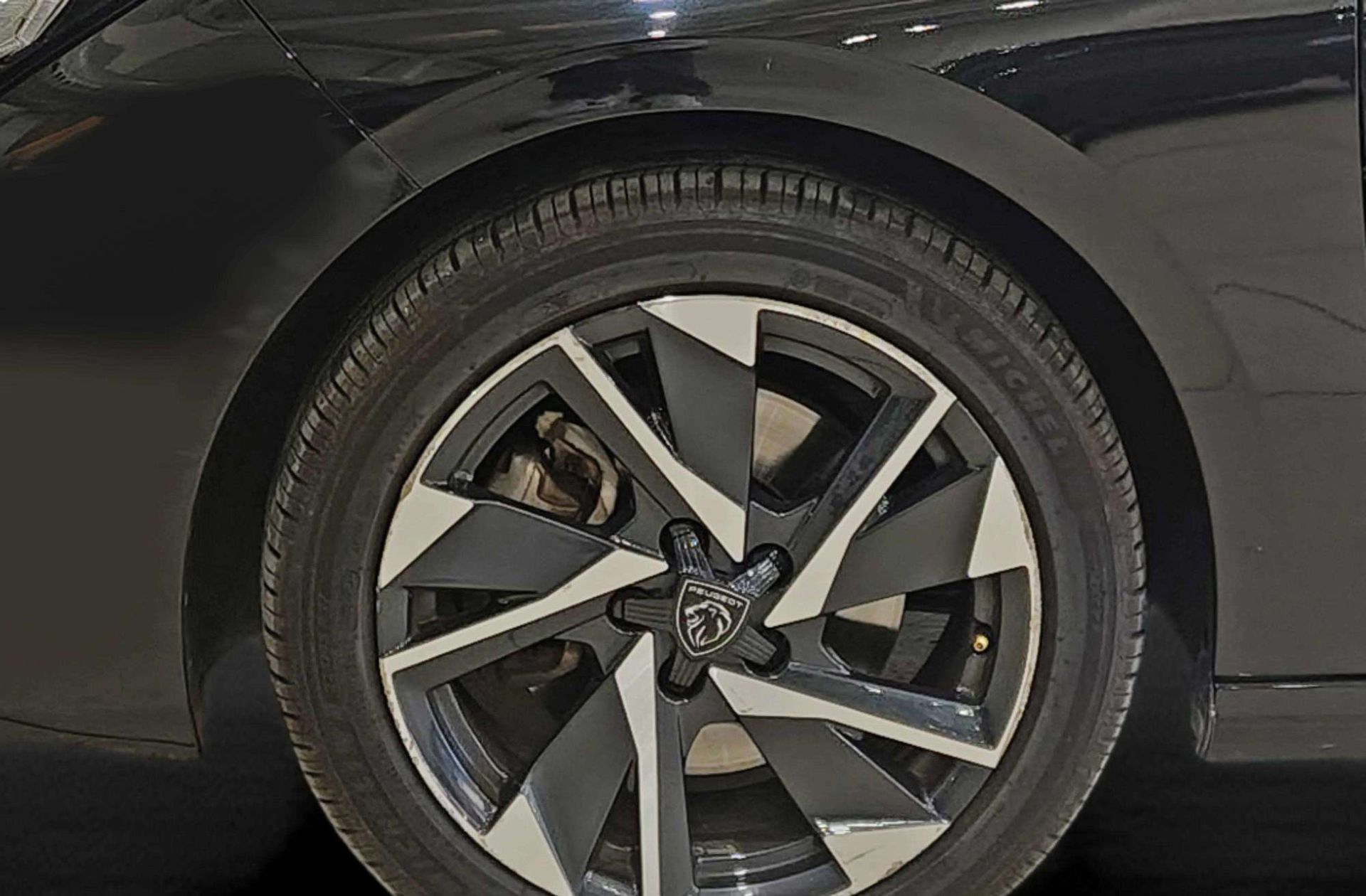 Peugeot 308 BlueHDi 130 Allure EAT8 - foto 35