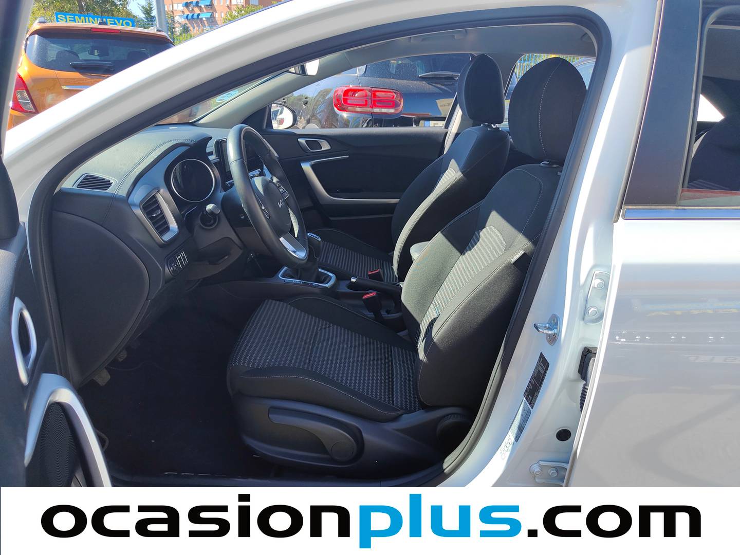 Foto asientos delanteros KIA Ceed KIA Ceed 1.0 T-GDI Drive (100 CV)