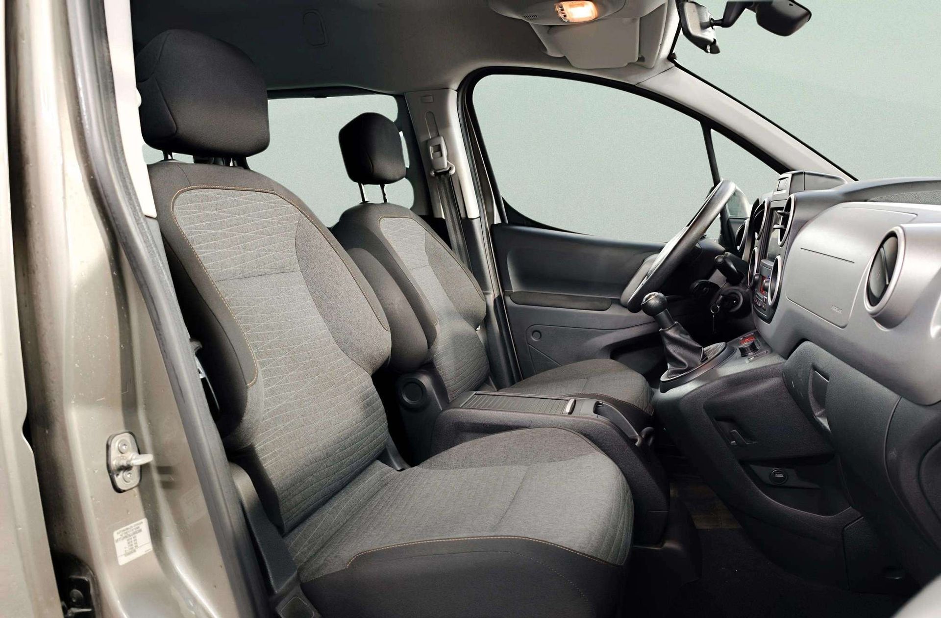 Citroën Berlingo Multispace 20 Aniversario PureTech - foto 19