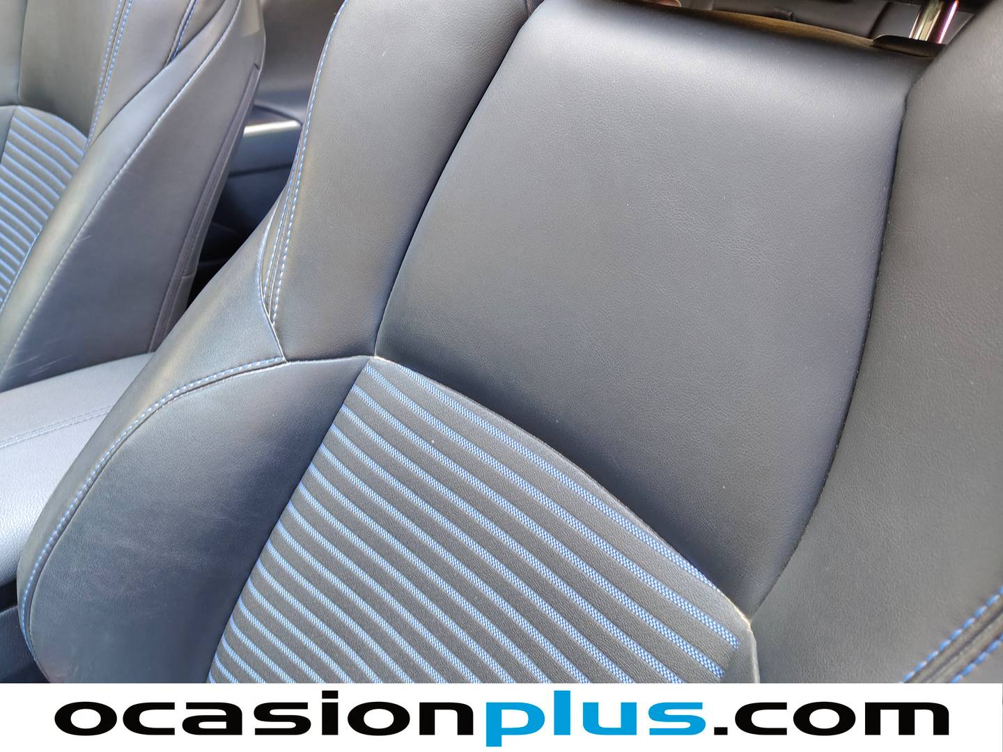 Extras y acabados del Toyota Rav4 Toyota Rav4 2.5l hybrid Feel! (218 CV)