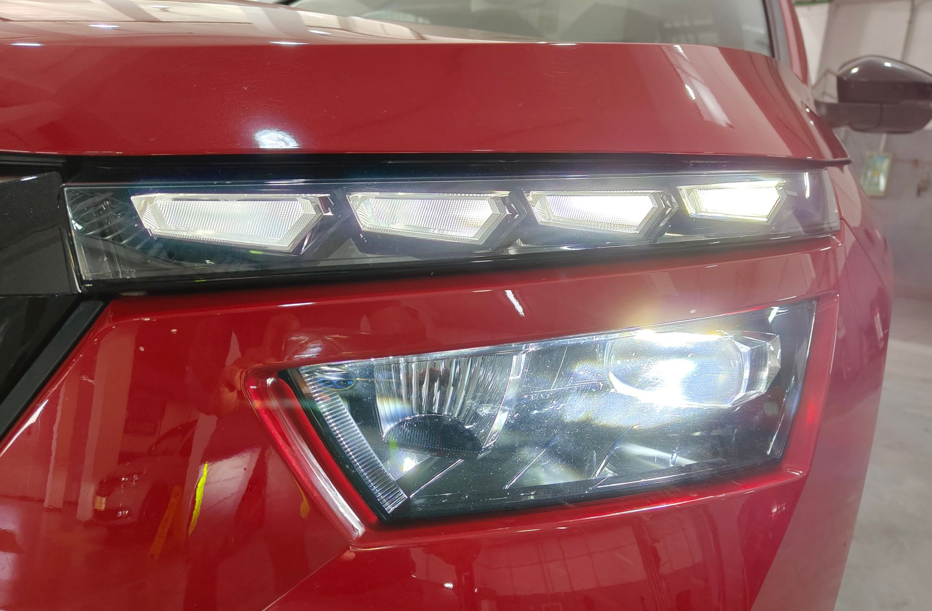 Škoda Kamiq 1.0 TSI Montecarlo DSG - foto 16