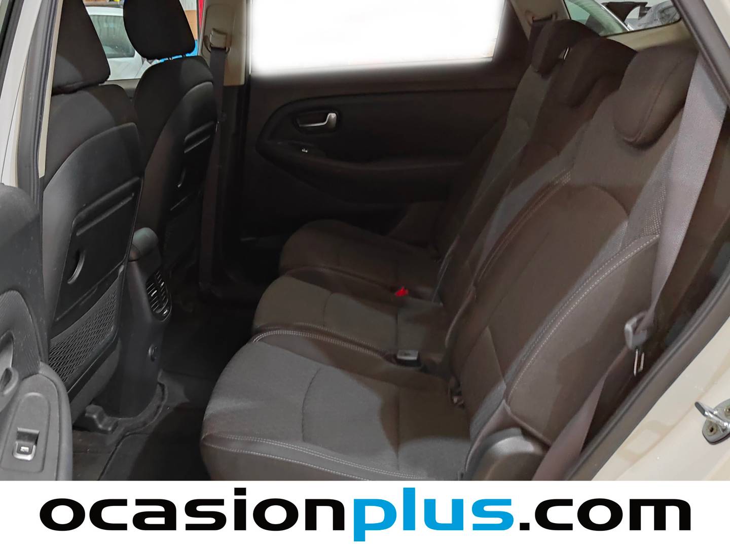 Foto asientos traseros KIA Carens KIA Carens 1.6 GDi Drive (135 CV)