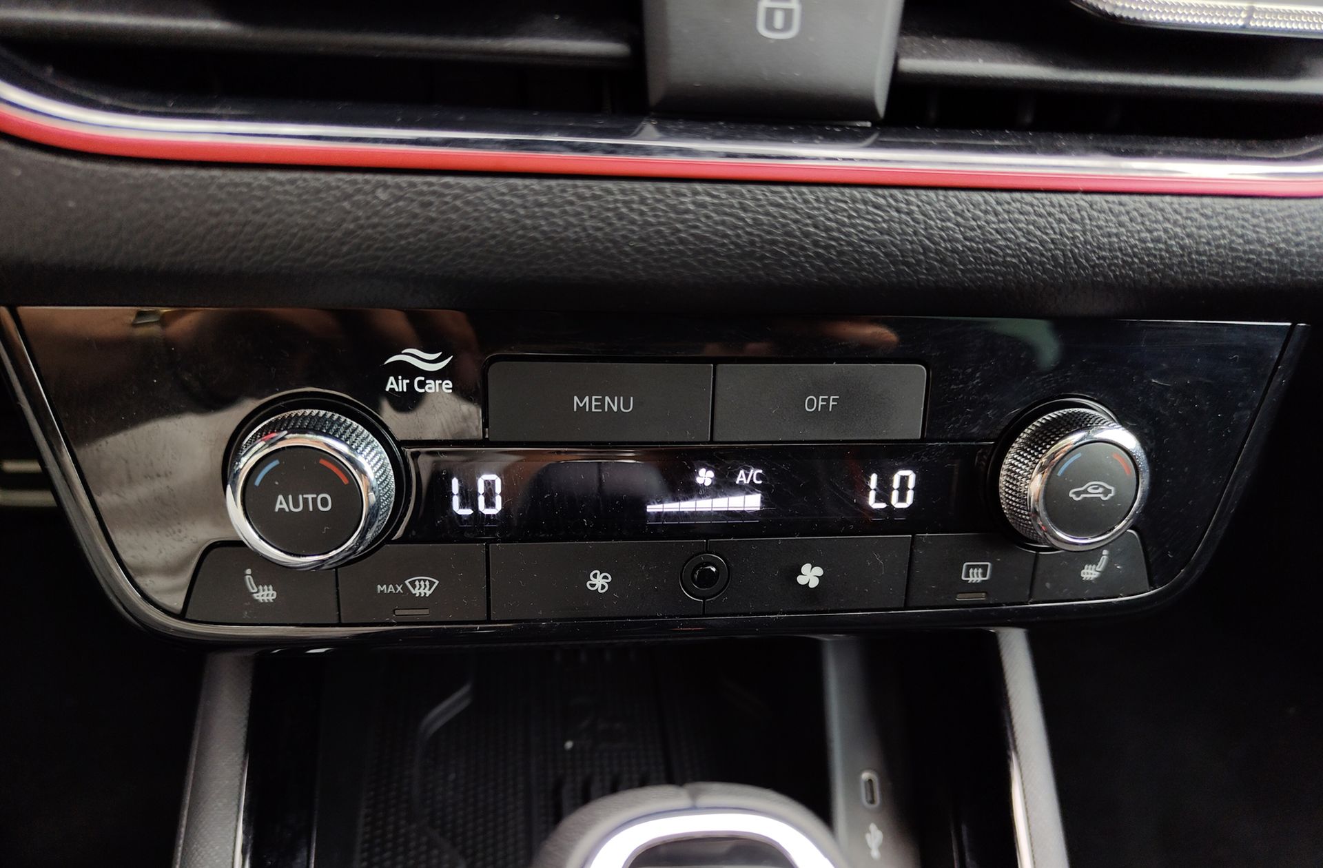 Škoda Kamiq 1.5 TSI Montecarlo DSG - foto 36