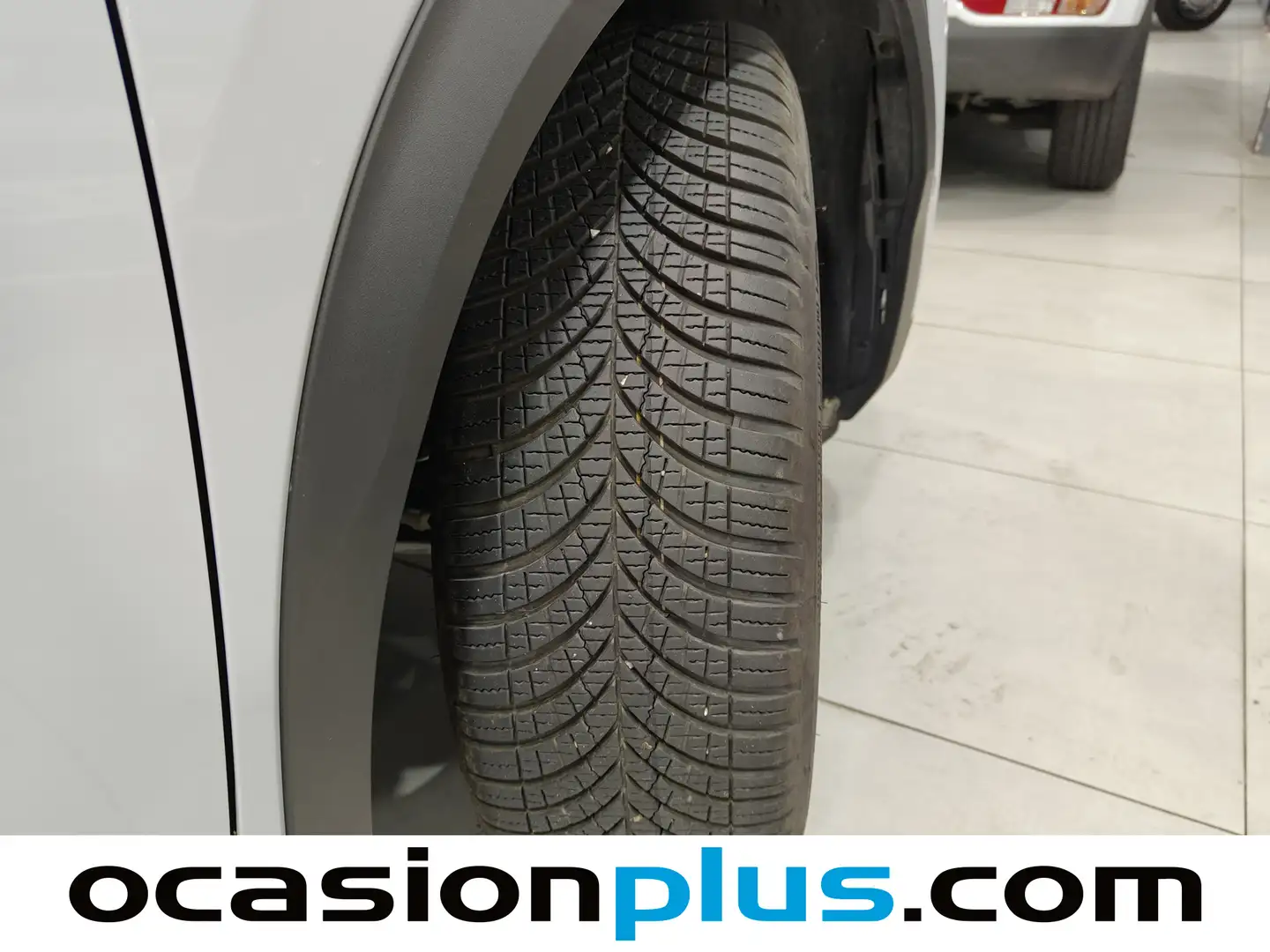 Foto Peugeot 2008 Peugeot 2008 Allure Hybrid eDCS6 (136 CV)