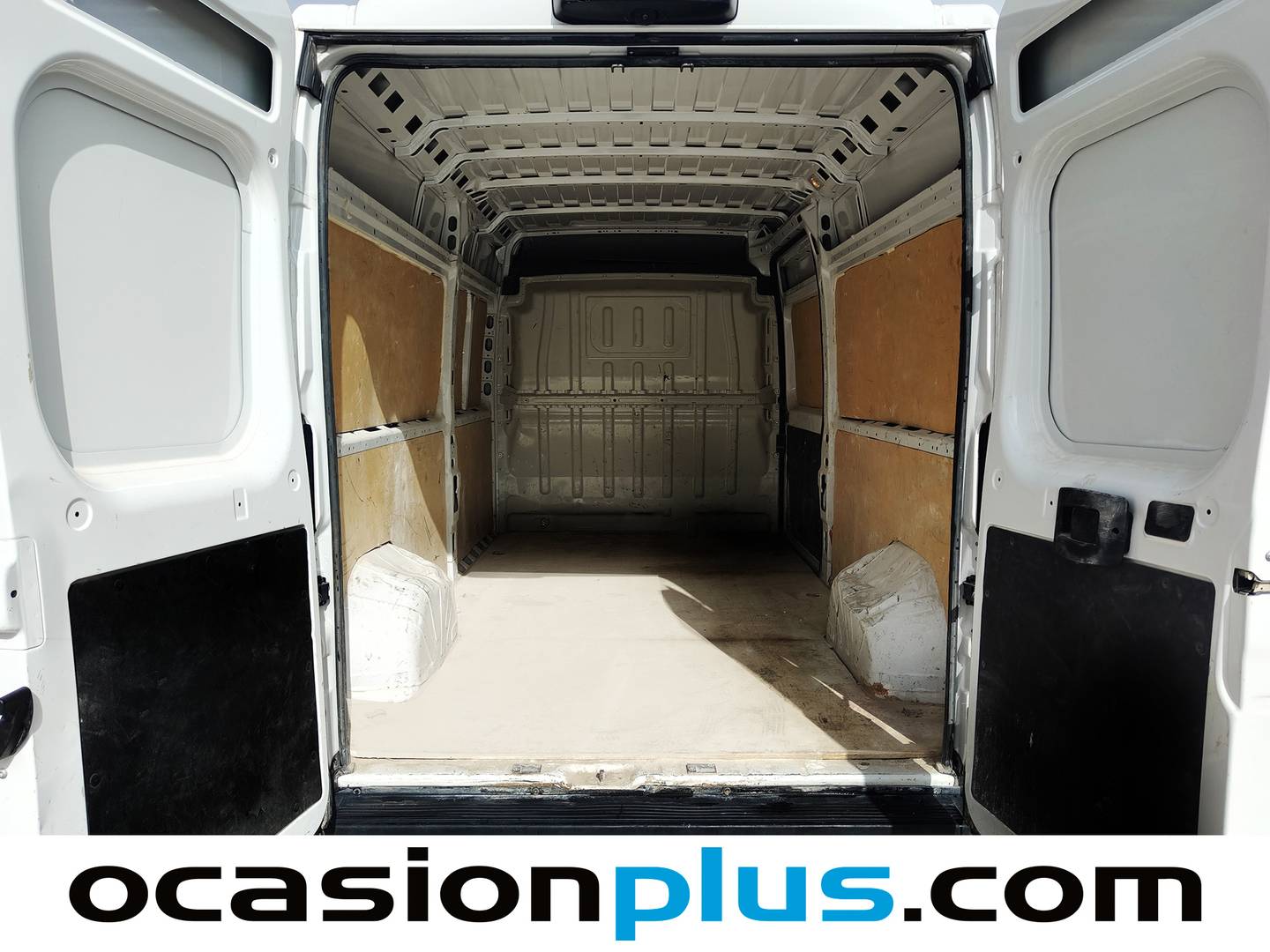 Foto asientos traseros Fiat Ducato Fiat Ducato Furgon 35 2.2 Multijet L3H2 (140 CV)