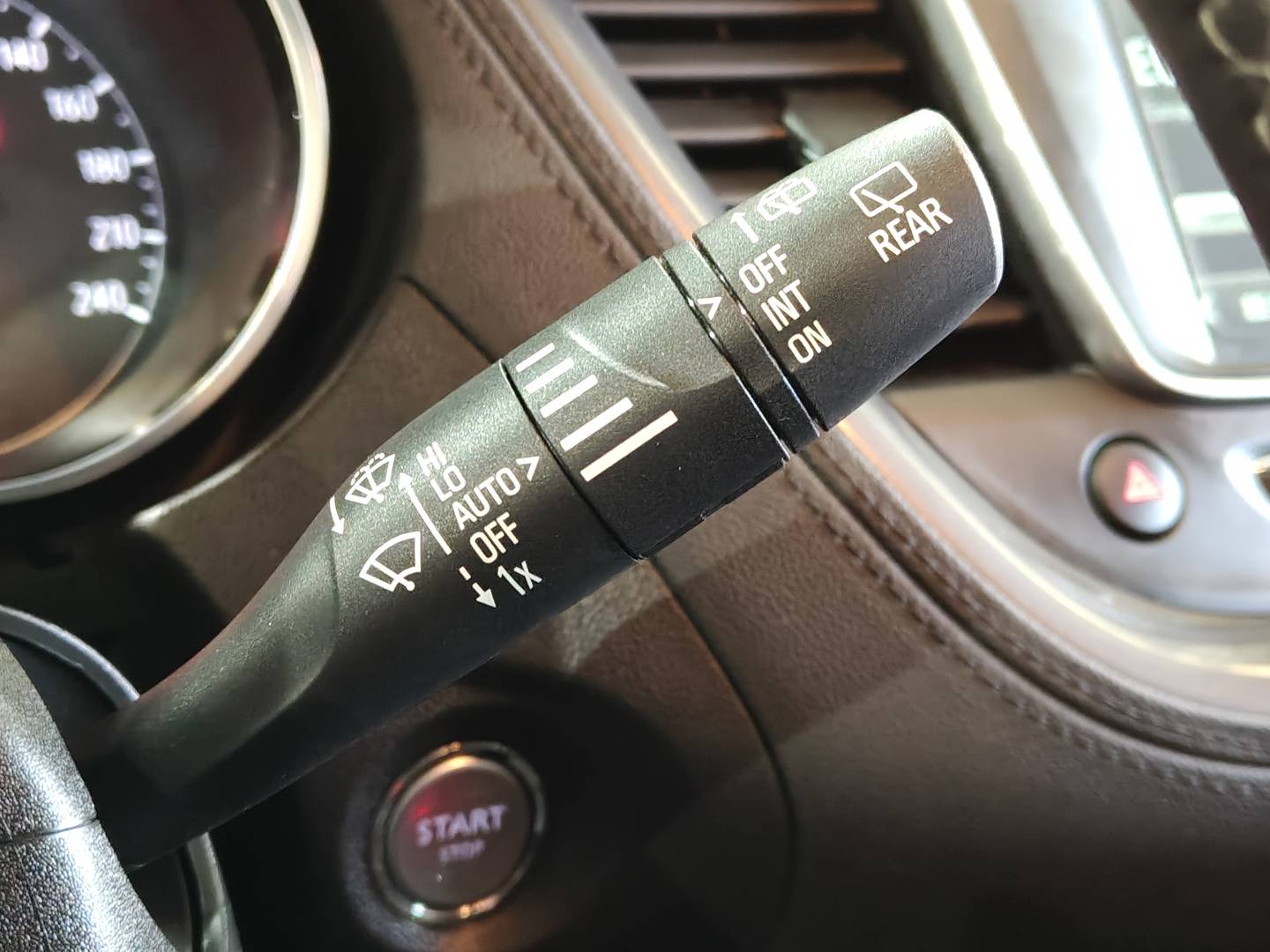 Foto Opel Grandland X Opel Grandland X 1.6 CDTi Excellence (120 CV)