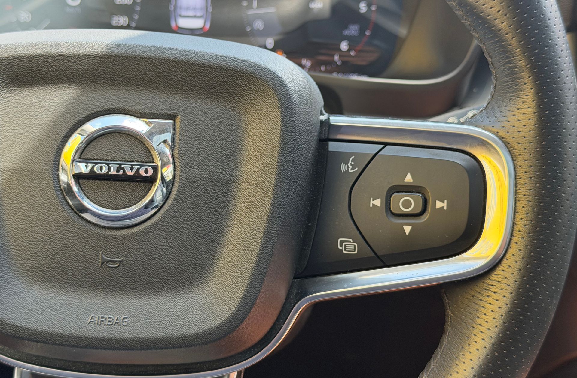 Volvo XC40 D3 Momentum - foto 25