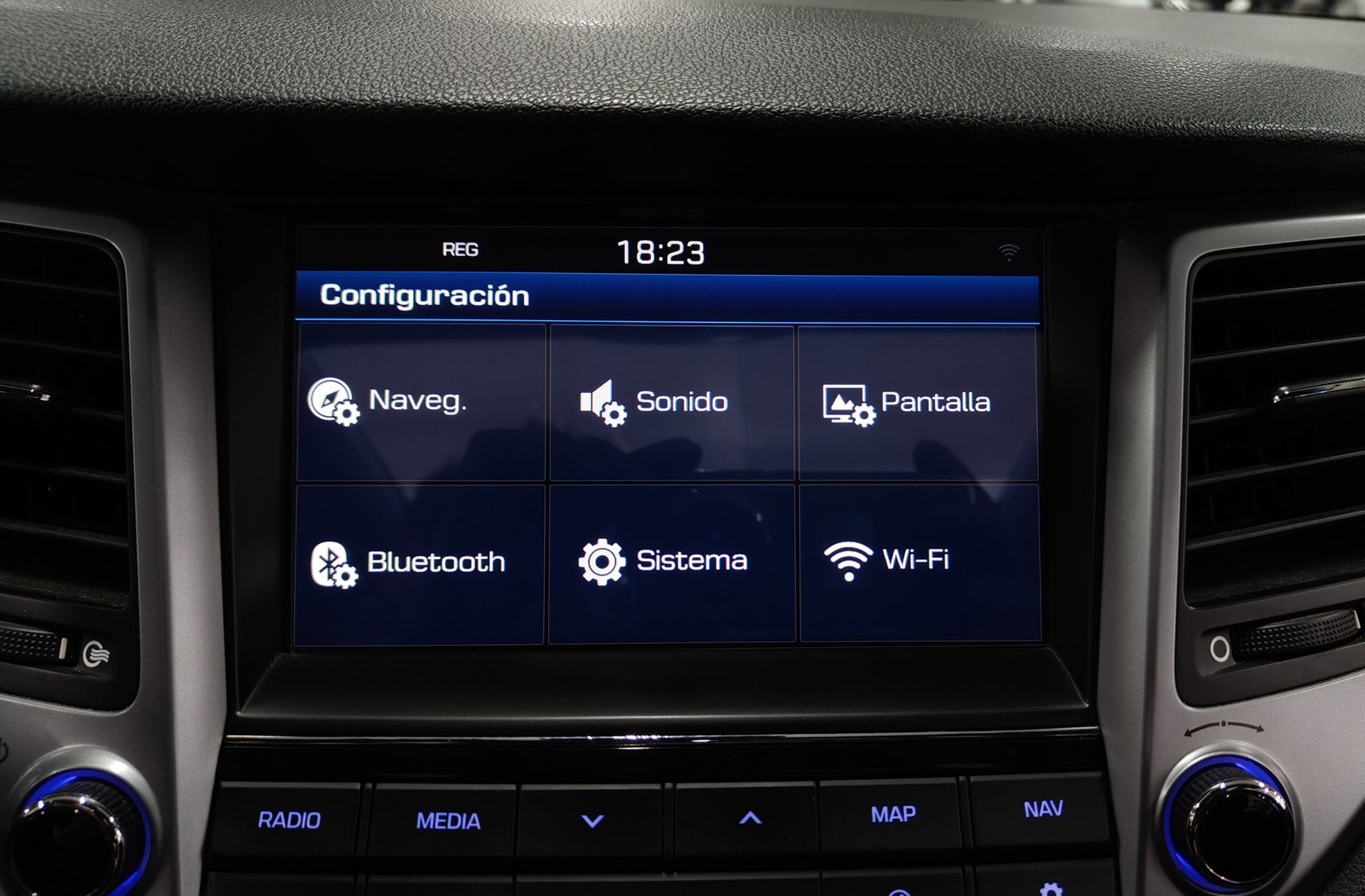 Hyundai Tucson 1.7 CRDi BlueDrive Tecno Sky 4x2 - foto 27