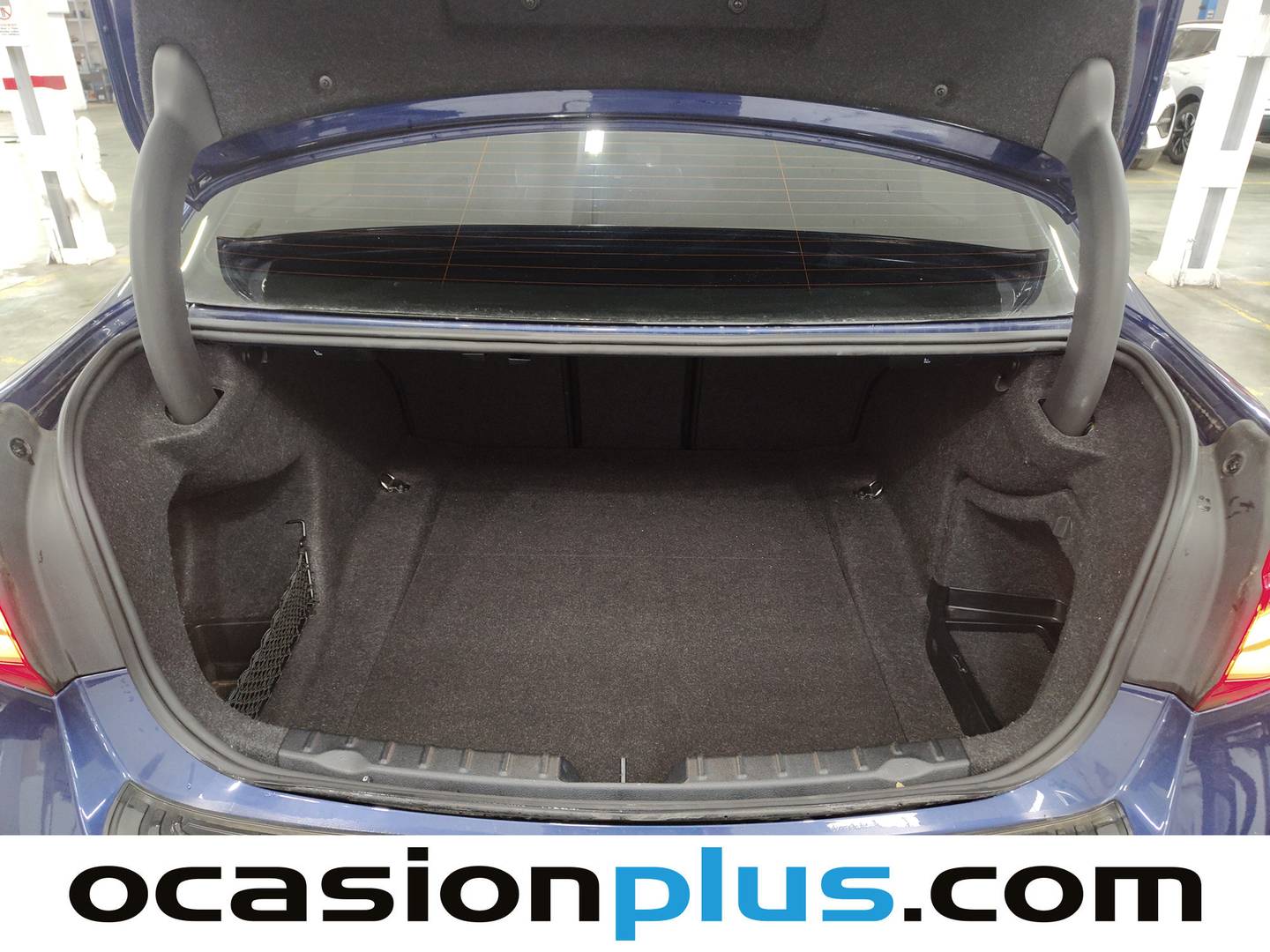 Fotos maletero BMW Serie 3 BMW Serie 3 318d Business (150 CV)