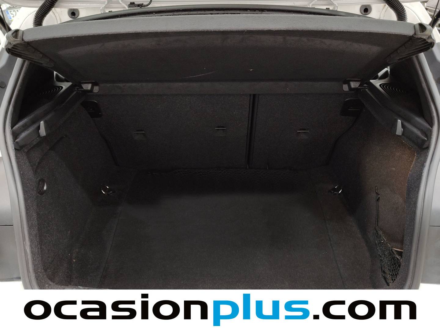 Fotos maletero BMW Serie 1 BMW Serie 1 118d (150 CV) Pack M