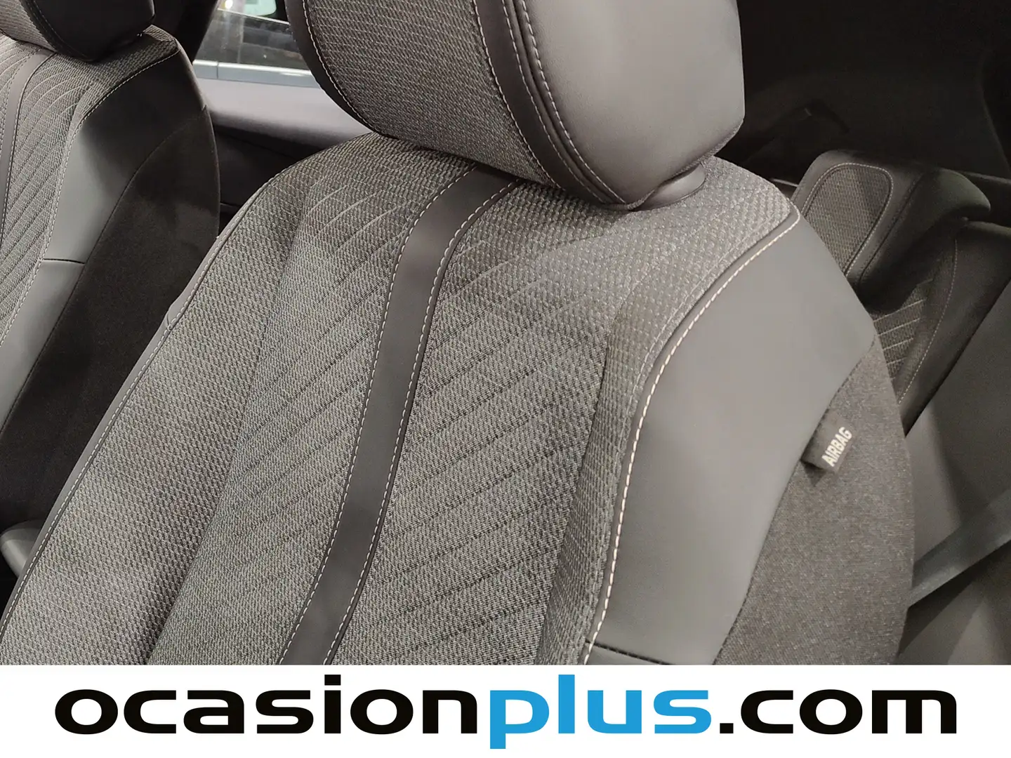 Foto Peugeot 2008 Peugeot 2008 Allure Hybrid eDCS6 (136 CV)