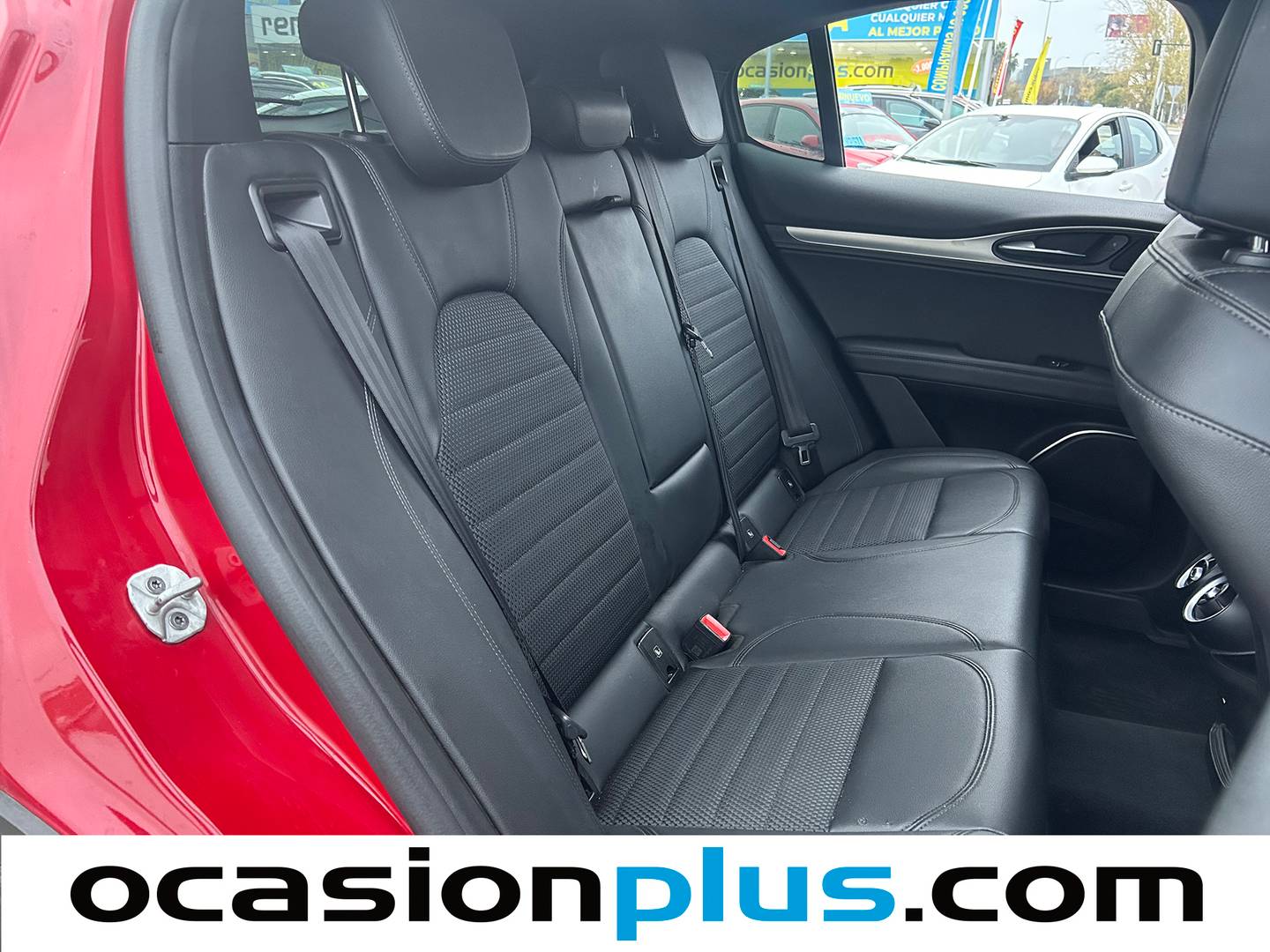 Foto Alfa Romeo Stelvio Alfa Romeo Stelvio 2.0 Gasolina Sprint Q4 Auto (200 CV)