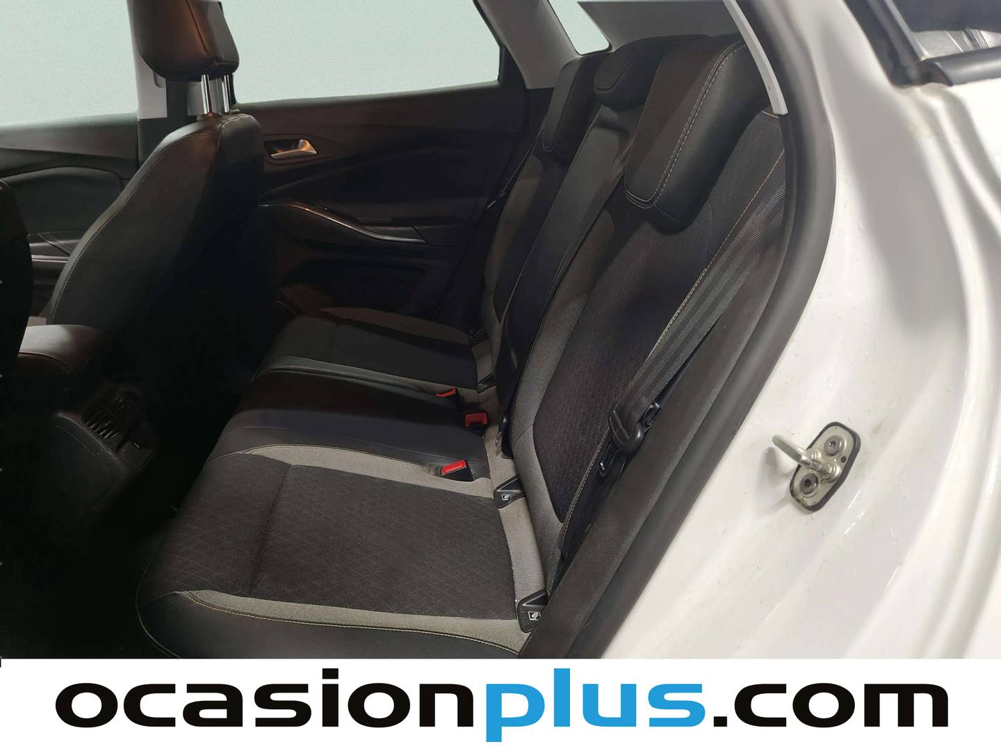 Foto asientos traseros Opel Grandland X Opel Grandland X 1.2 Turbo Ultimate Auto (130 CV)