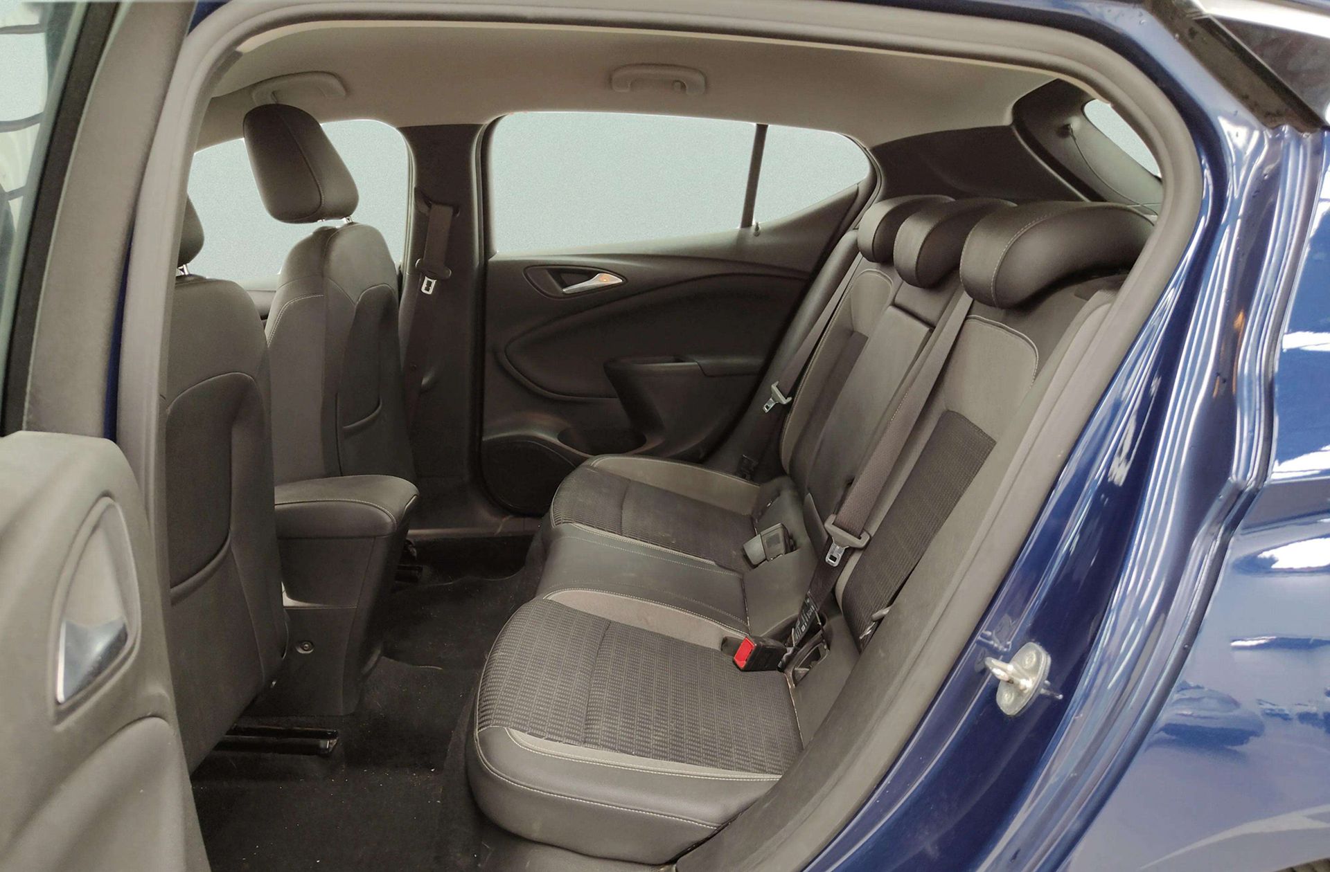 Opel Astra 1.2 Turbo SHR Elegance - foto 14