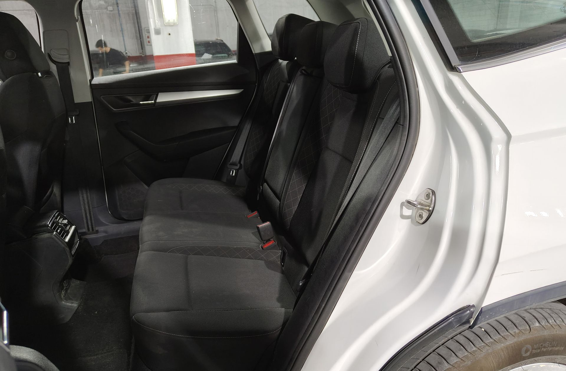 Škoda Karoq 2.0 TDI Ambition 4x4 DSG - foto 15