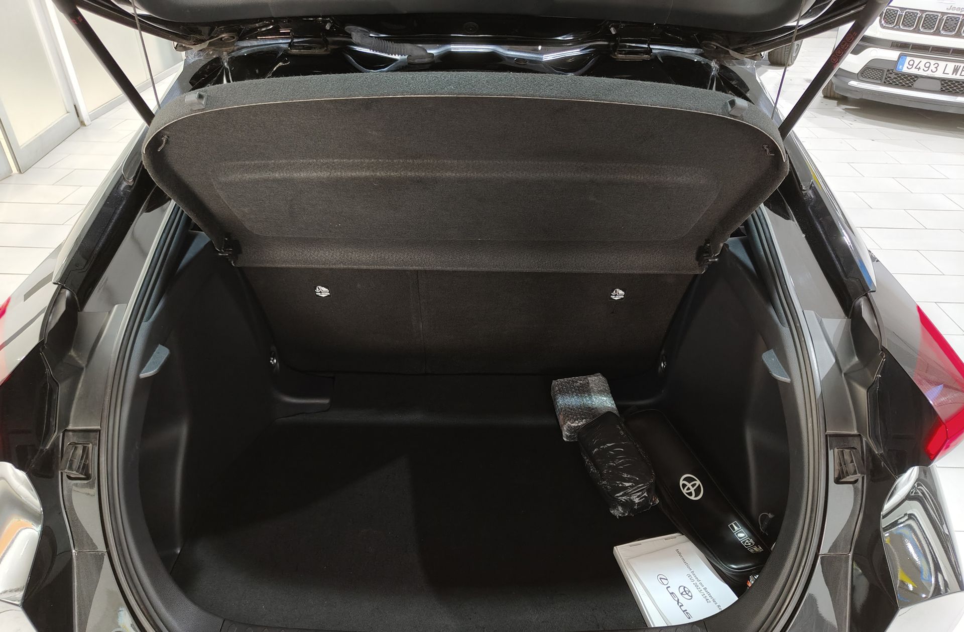 Toyota C-HR 140H Advance - foto 17