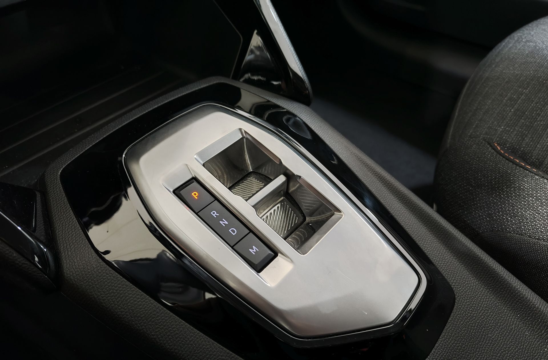 Peugeot 208 Style Hybrid 110 eDCS6 - foto 5