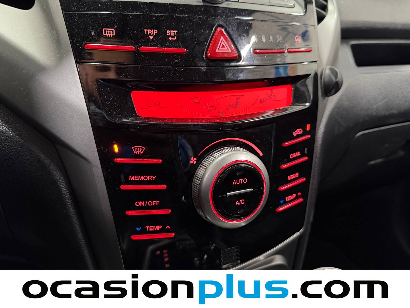 Foto SsangYong Tivoli Ssangyong Tivoli 1.6 D16T Limited Auto 4x2 (115 CV)