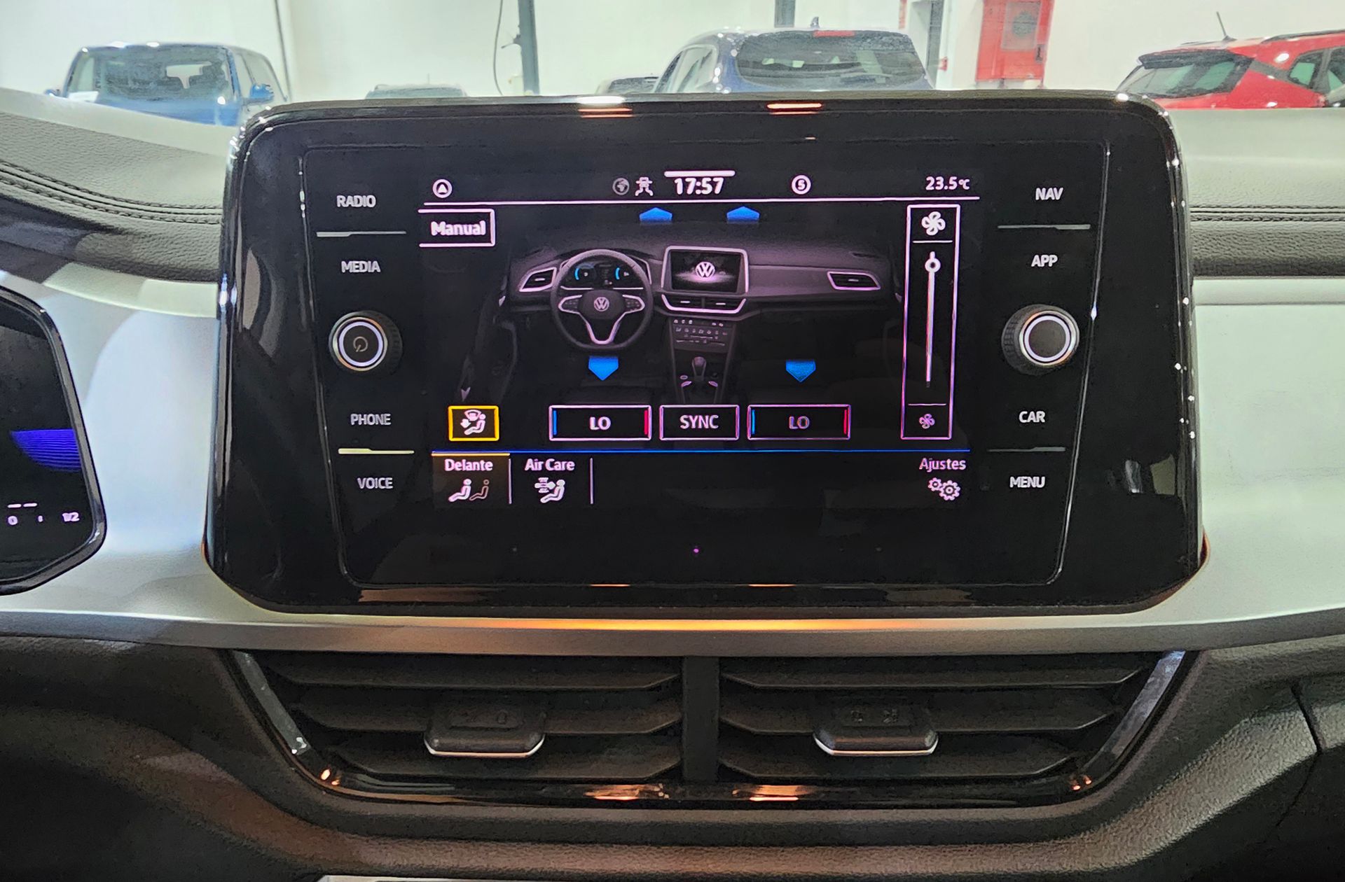 Volkswagen T-Roc Life 2.0 TDI DSG - foto 38