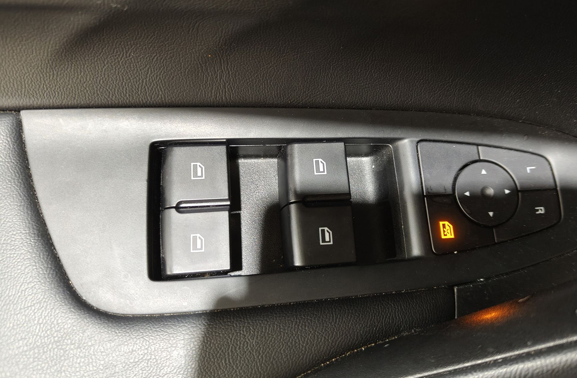 MG HS 1.5T Comfort DCT - foto 32