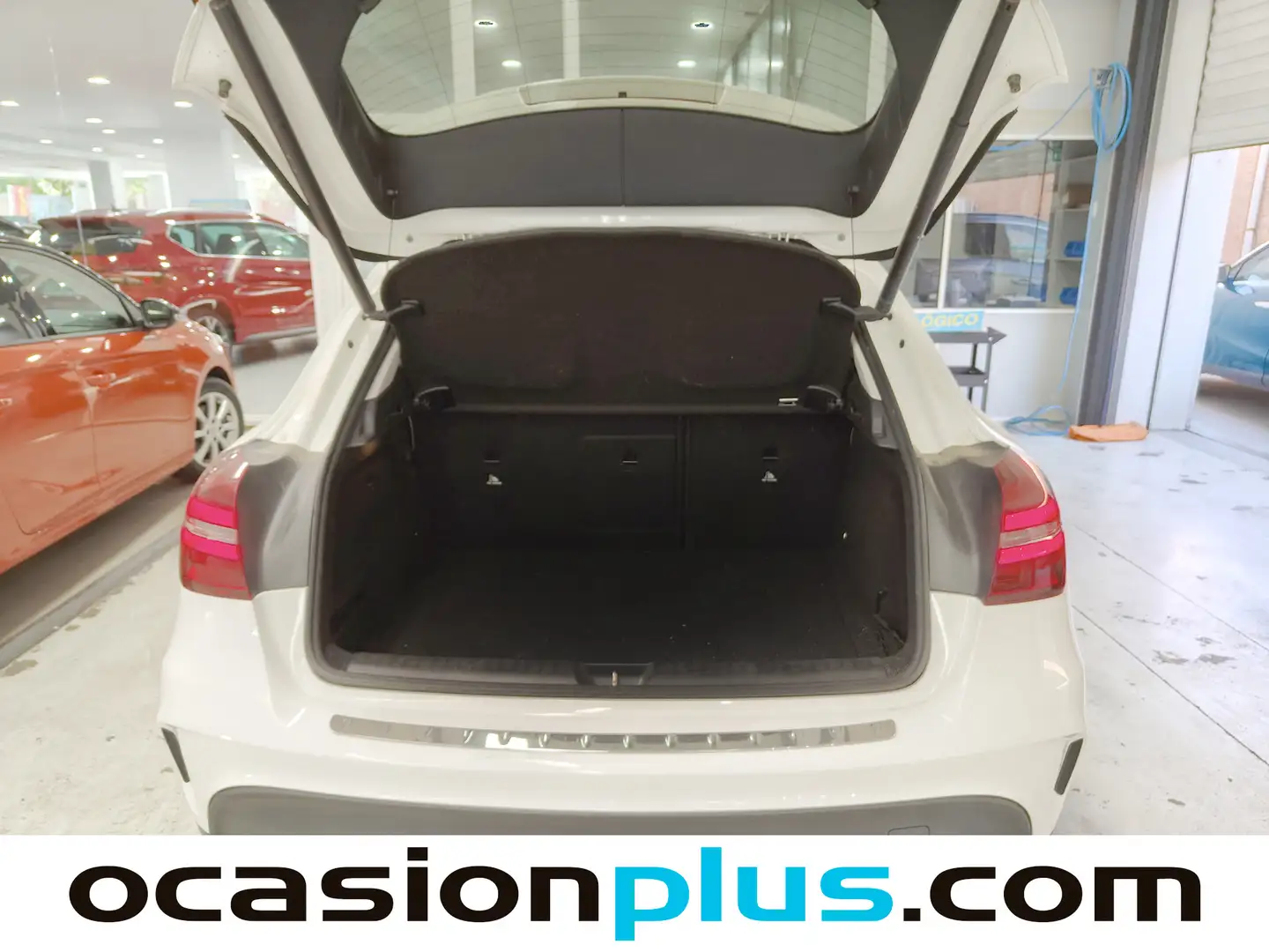 Foto Mercedes GLA Mercedes-Benz GLA 180 (122 CV) PACK AMG