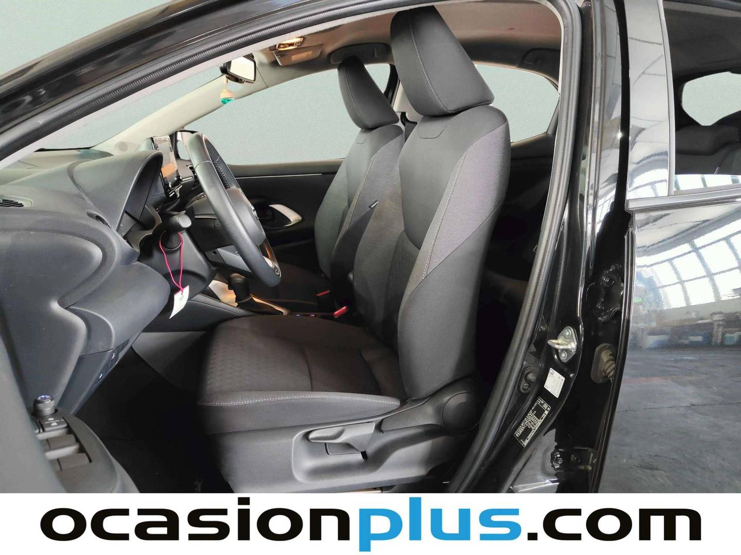 Foto asientos delanteros Toyota Yaris Toyota Yaris 120H Active Tech (116 CV)