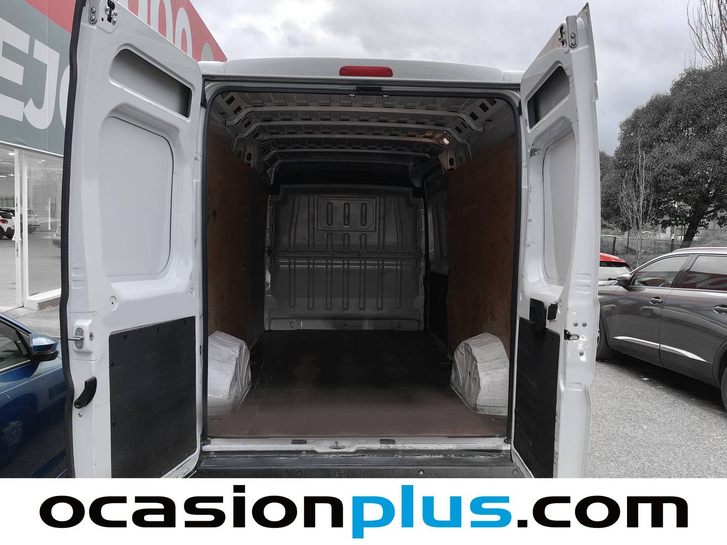 Foto Peugeot Boxer Peugeot Boxer Furgon BlueHDi 140 S&S 335 L3H2 (140 CV)
