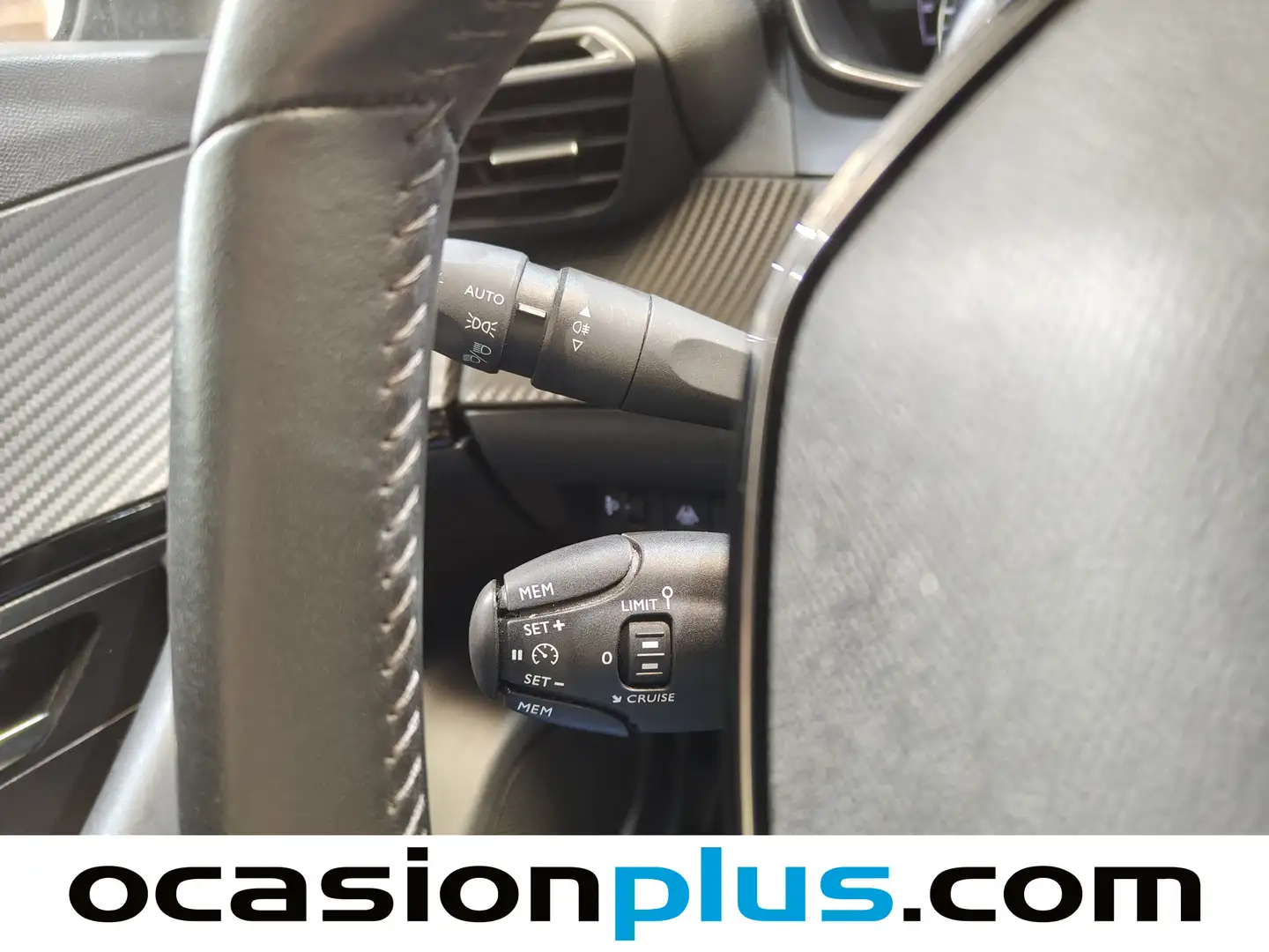 Foto Peugeot 2008 Peugeot 2008 PureTech 100 S&S Allure  (100 CV)