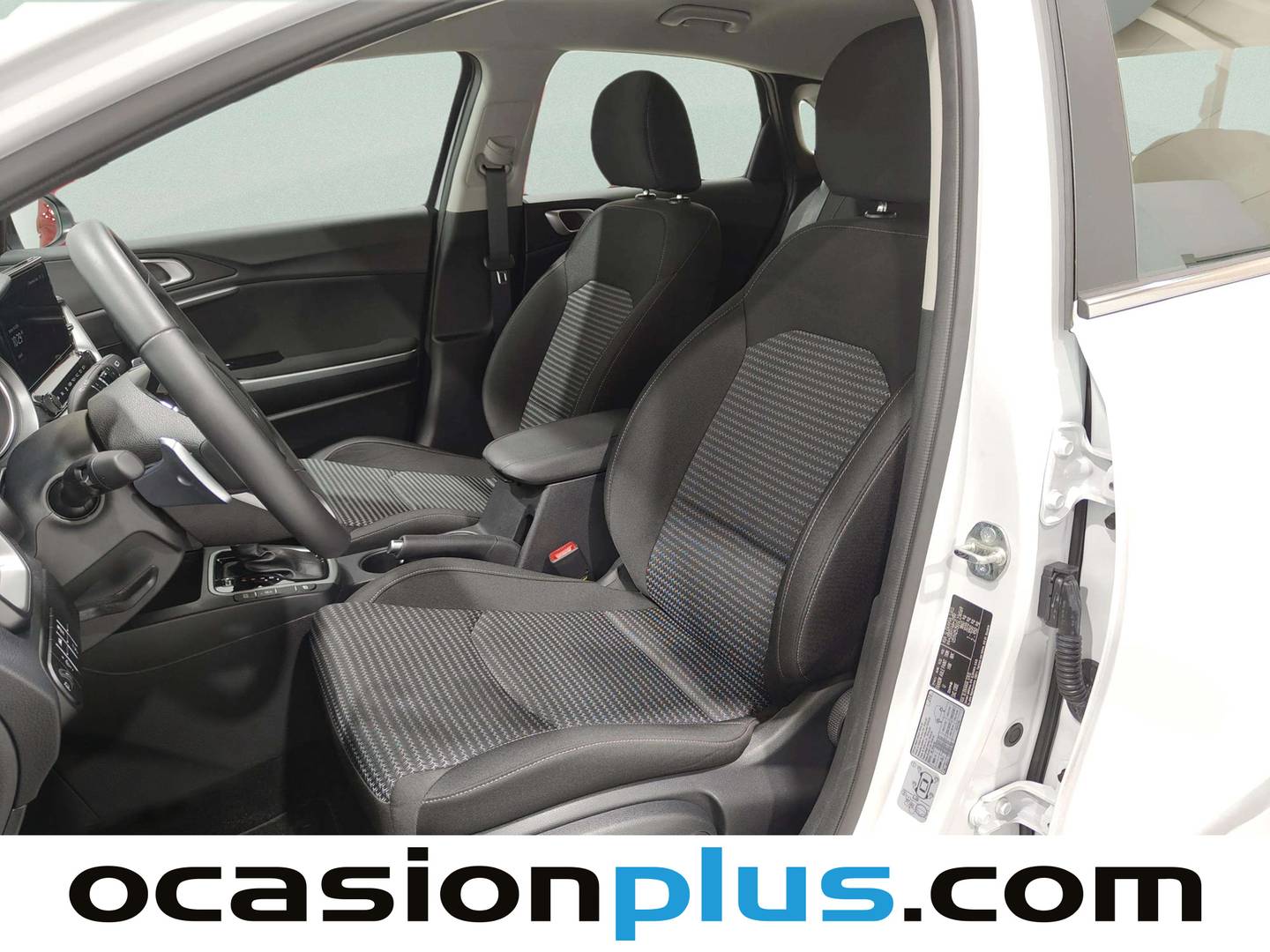 Foto asientos delanteros KIA Ceed KIA Ceed 1.5 MHEV Drive DCT (140 CV)
