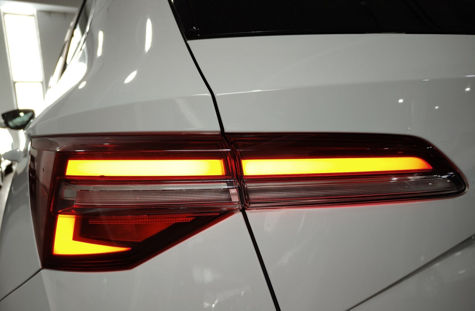 Škoda Karoq 2.0 TDI Selection - foto 17