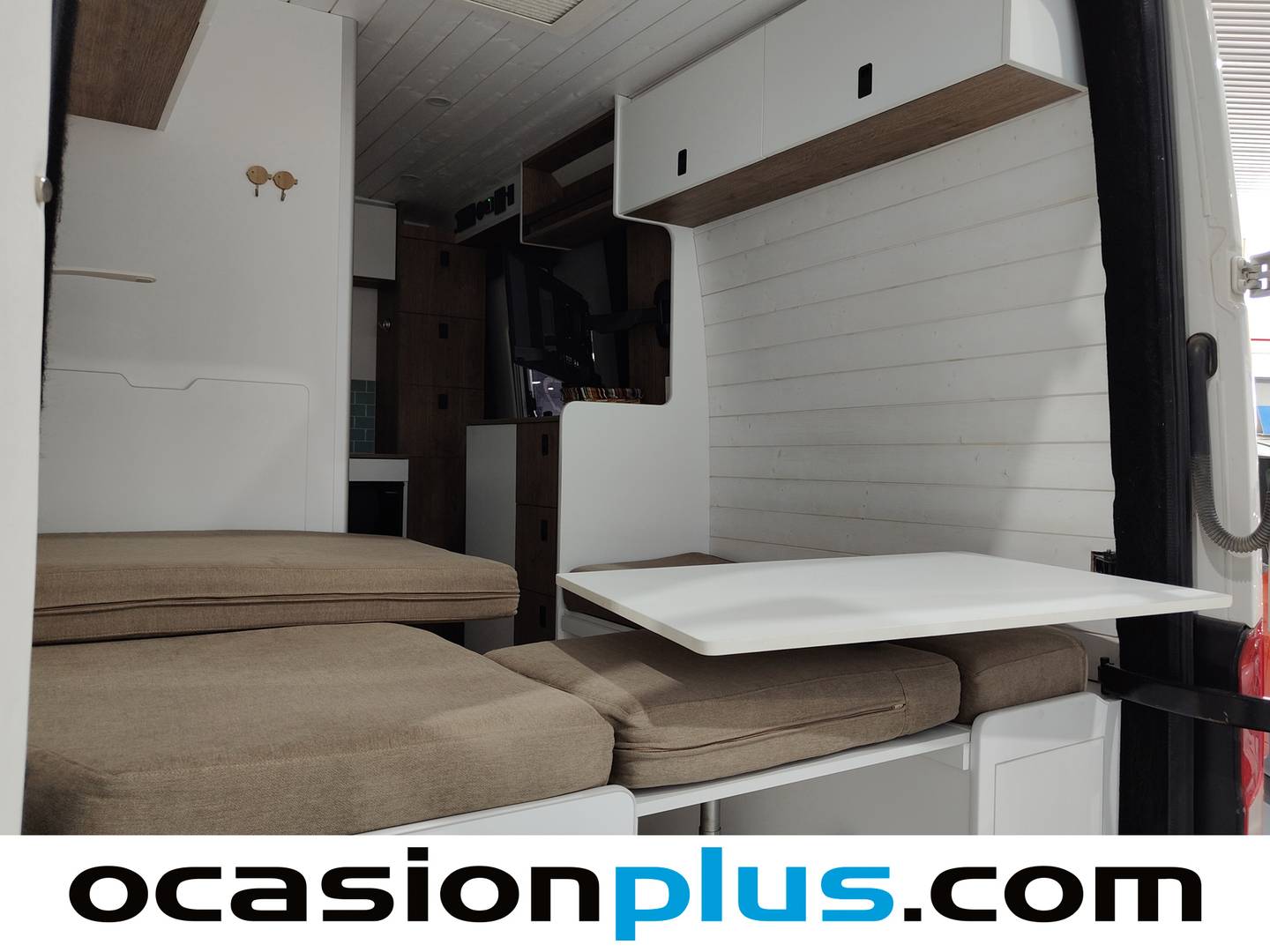 Foto Volkswagen Crafter Volkswagen Crafter Furgon Furgon Batalla Media TN 2.0 TDI (140 CV) 3.500 3 Plazas Camperizada