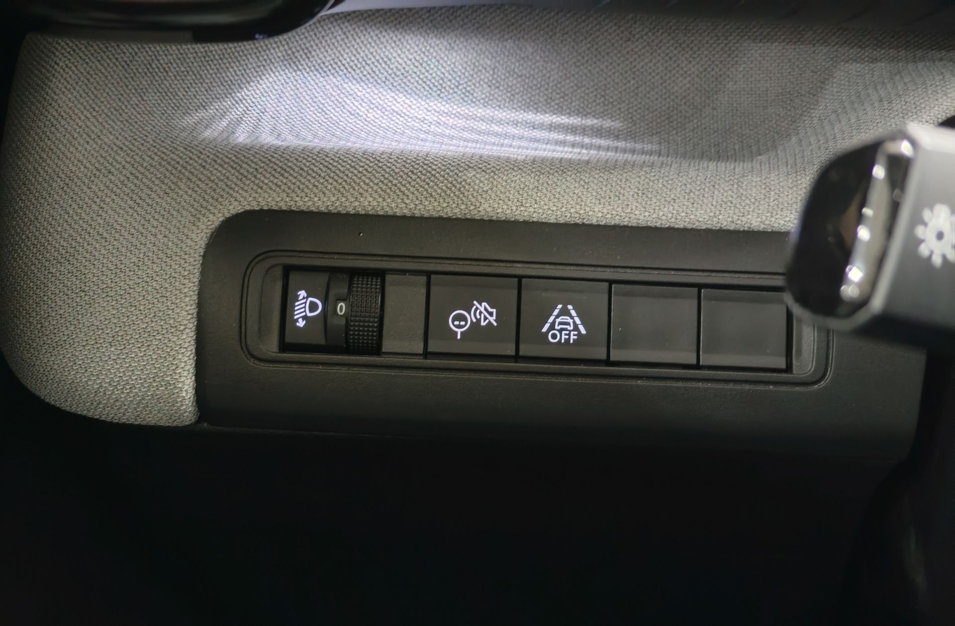 Citroën C3 Aircross Hybrid 145 Plus e-DCS6 - foto 21