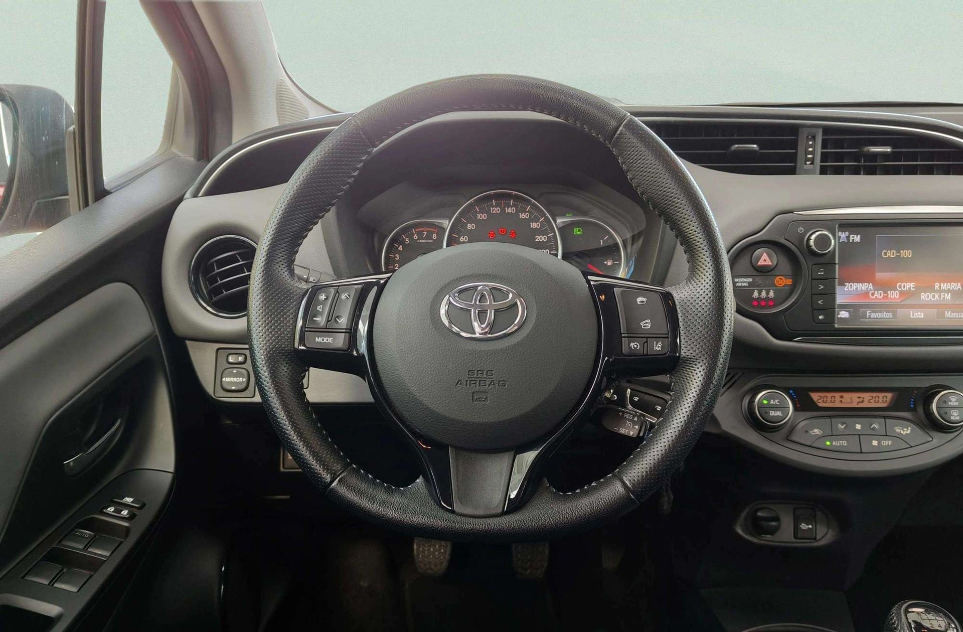 Toyota Yaris 1.3 100 Feel - foto 22