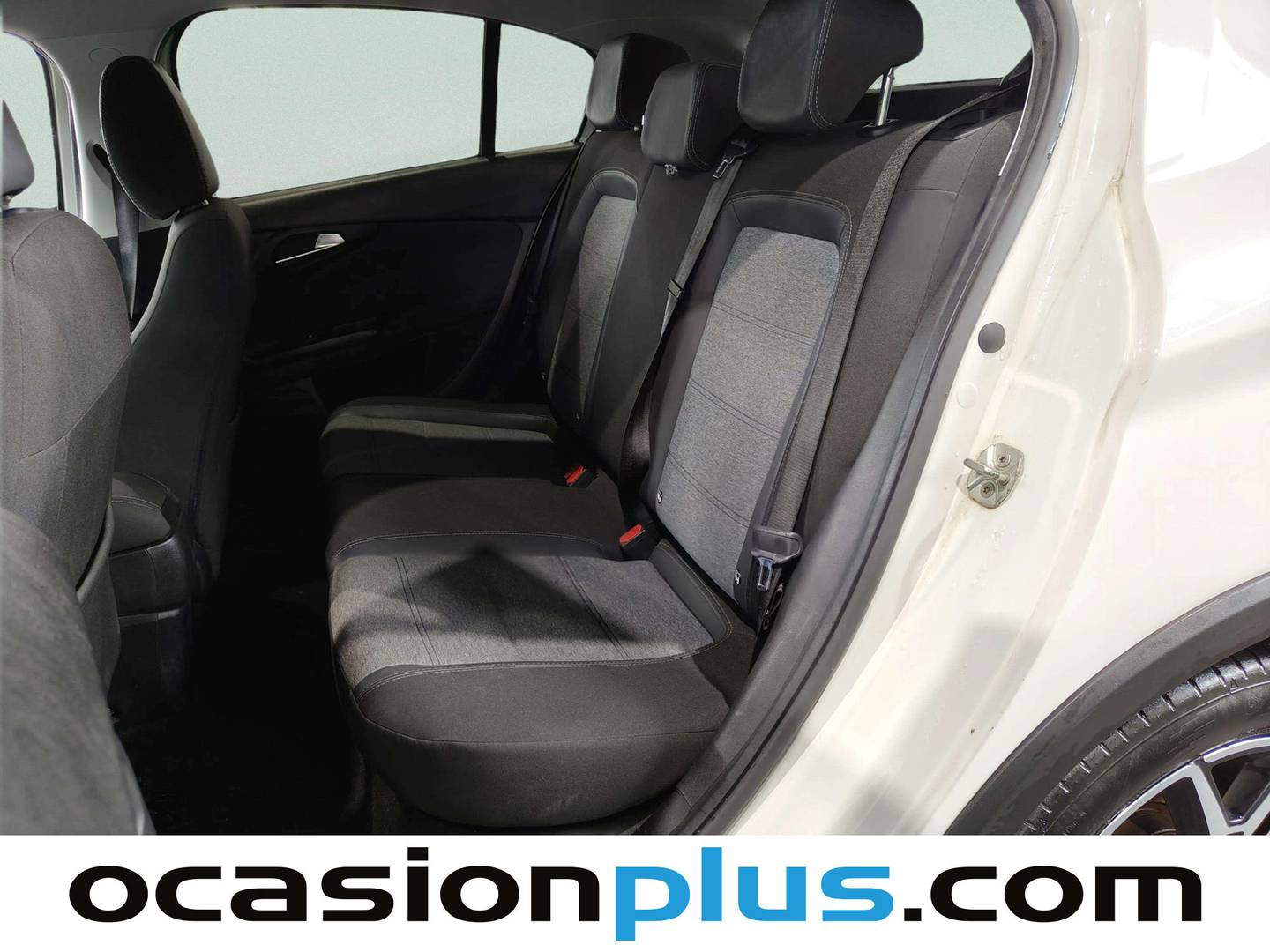 Foto asientos traseros Fiat Tipo Fiat Tipo 1.5 Hybrid Cross DCT (130 CV)