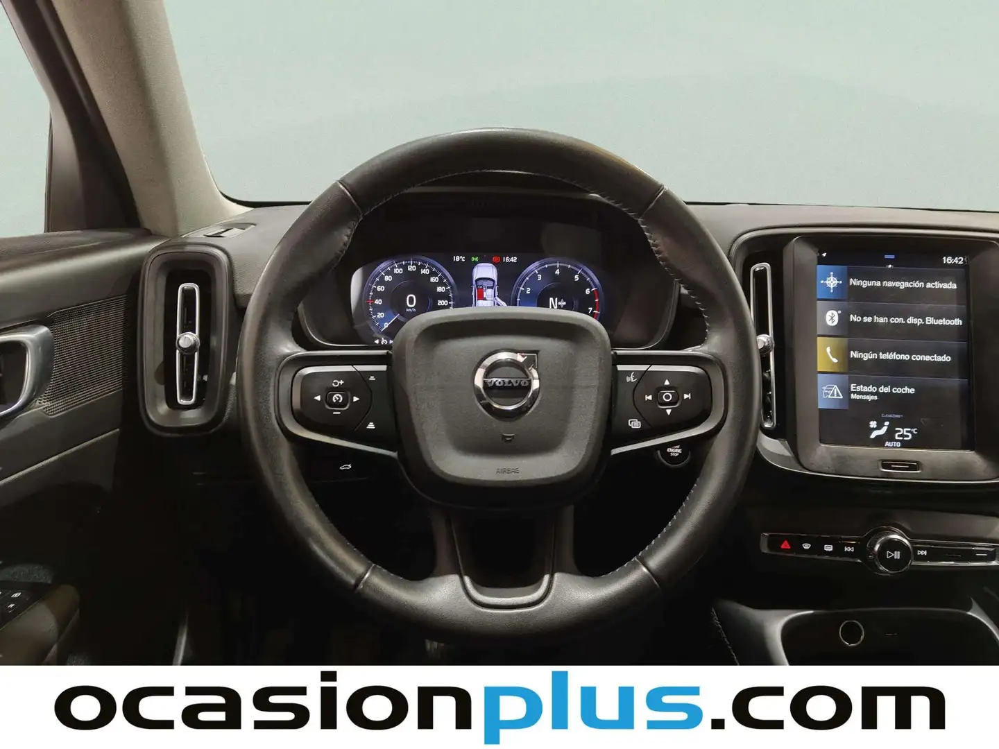 Foto Volvo XC40 Volvo XC40 T2 Momentum Core (129 CV)