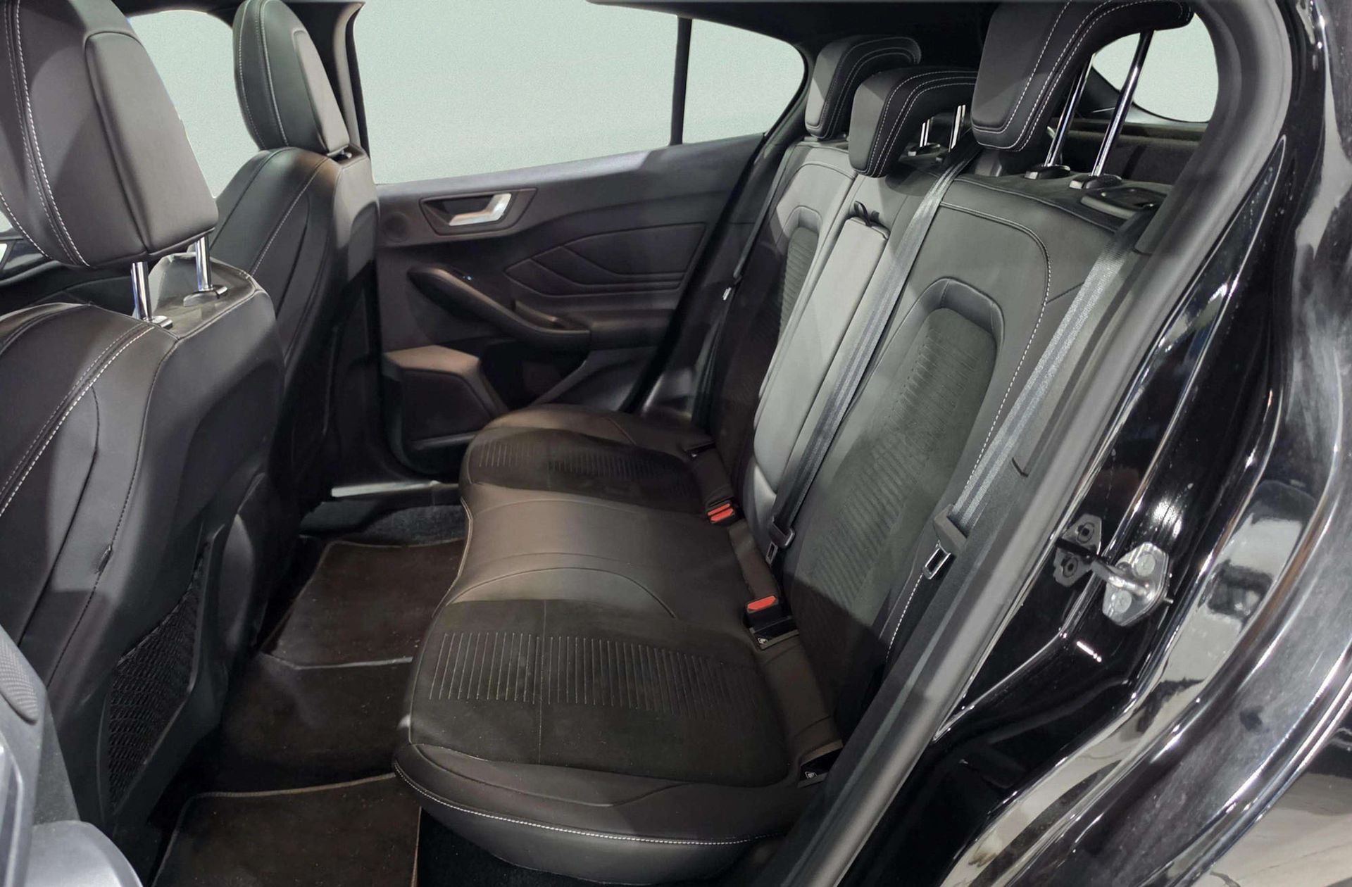 Ford Focus 2.3 EcoBoost ST - foto 18