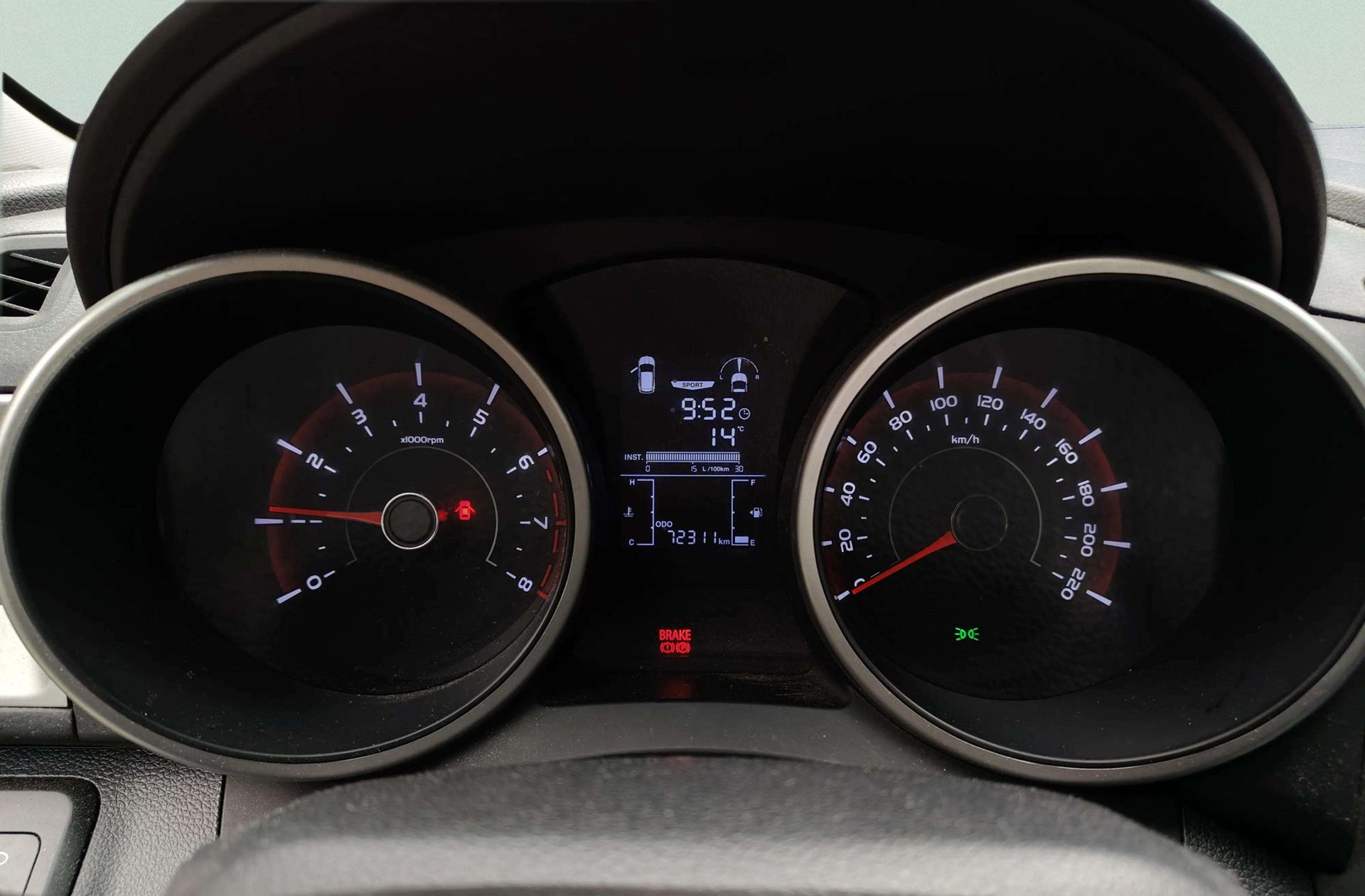 SsangYong Tivoli G16 1.6 Premium 4x2 - foto 19