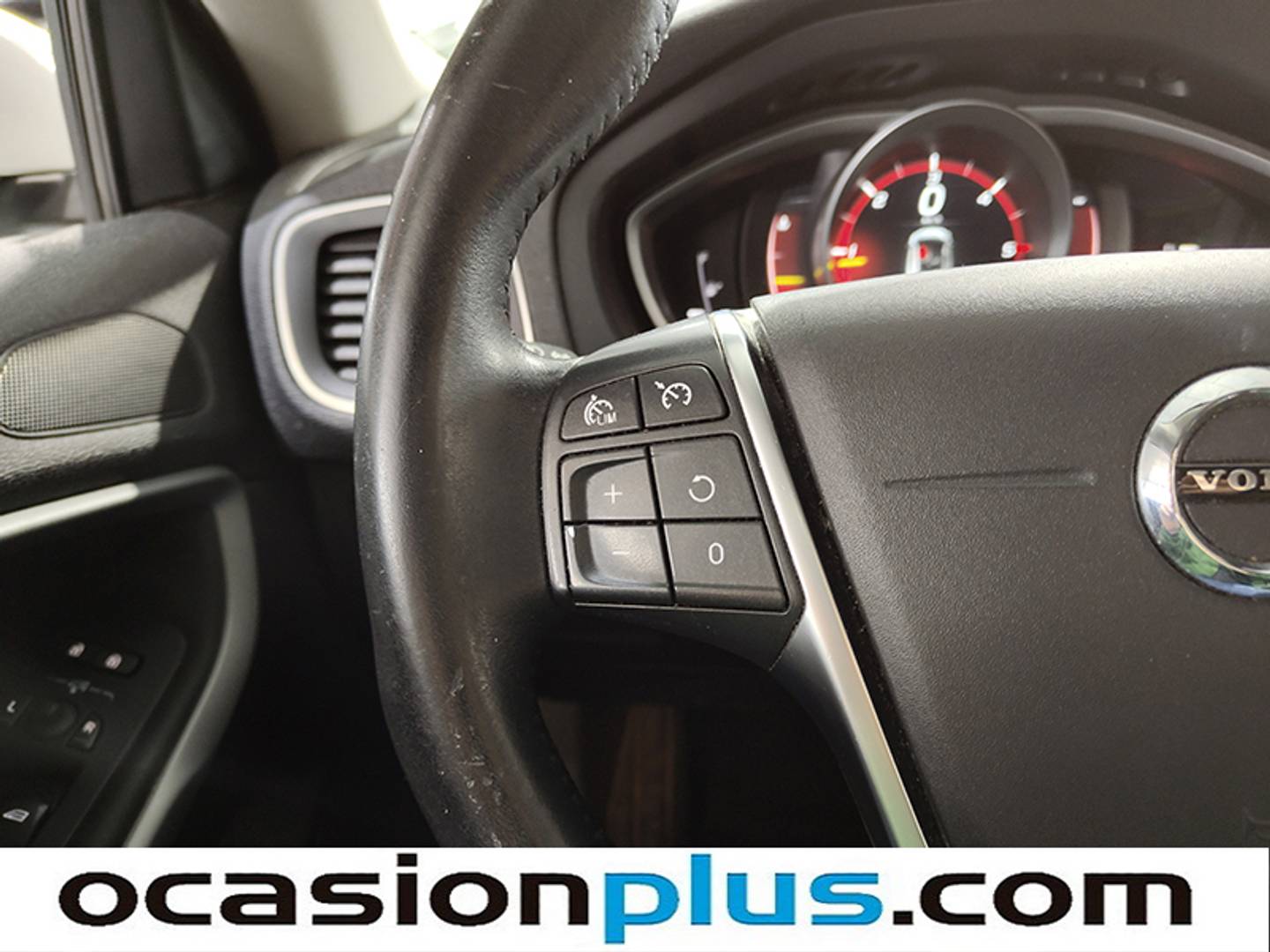 Foto Volvo V40 Volvo V40 D3 Momentum Auto (150 CV)