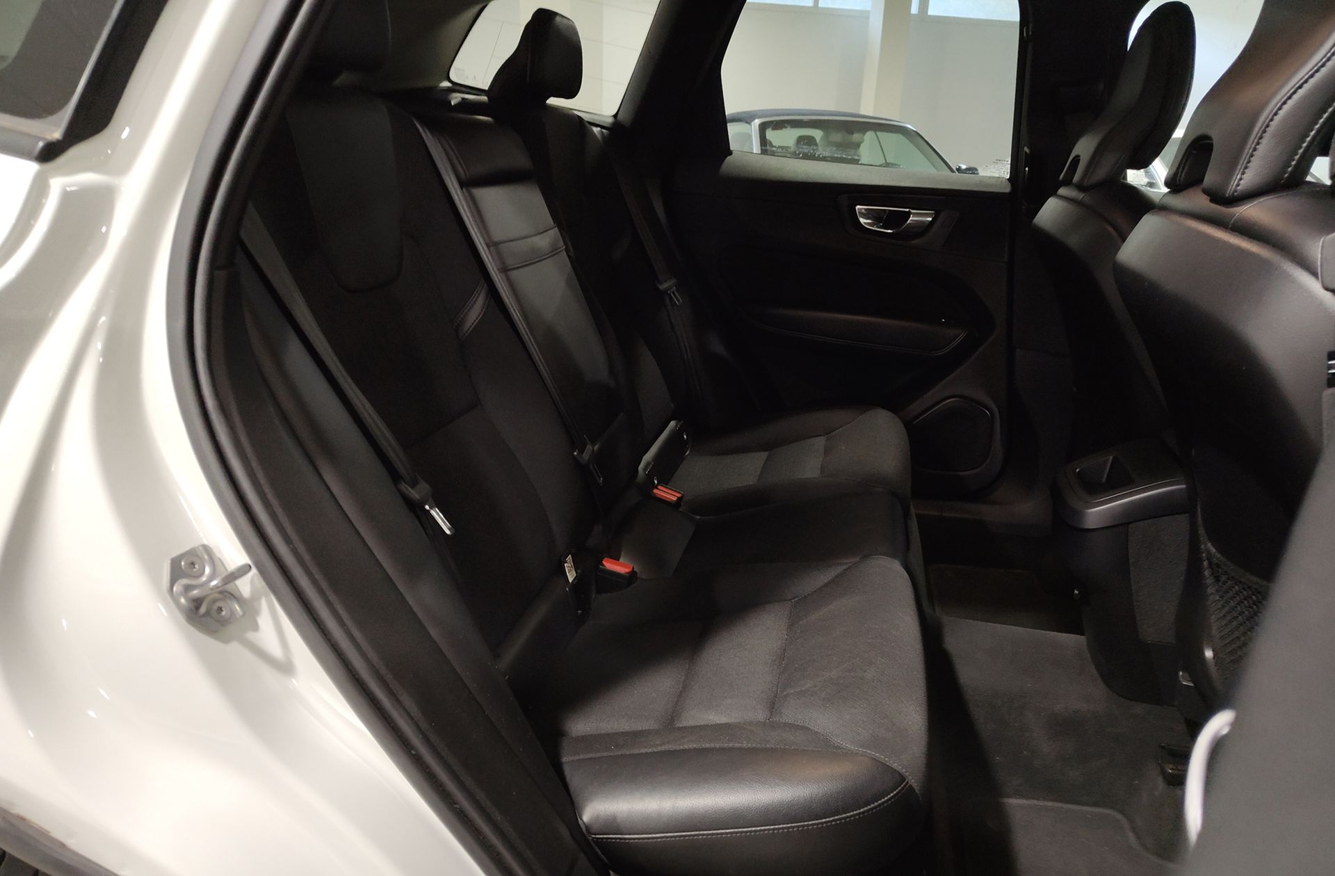 Volvo XC60 D3 Momentum - foto 17