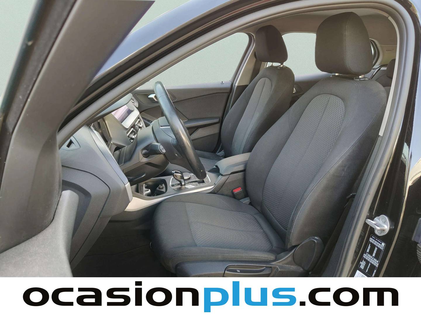 Foto asientos delanteros BMW Serie 1 BMW Serie 1 118d Business (150 CV)