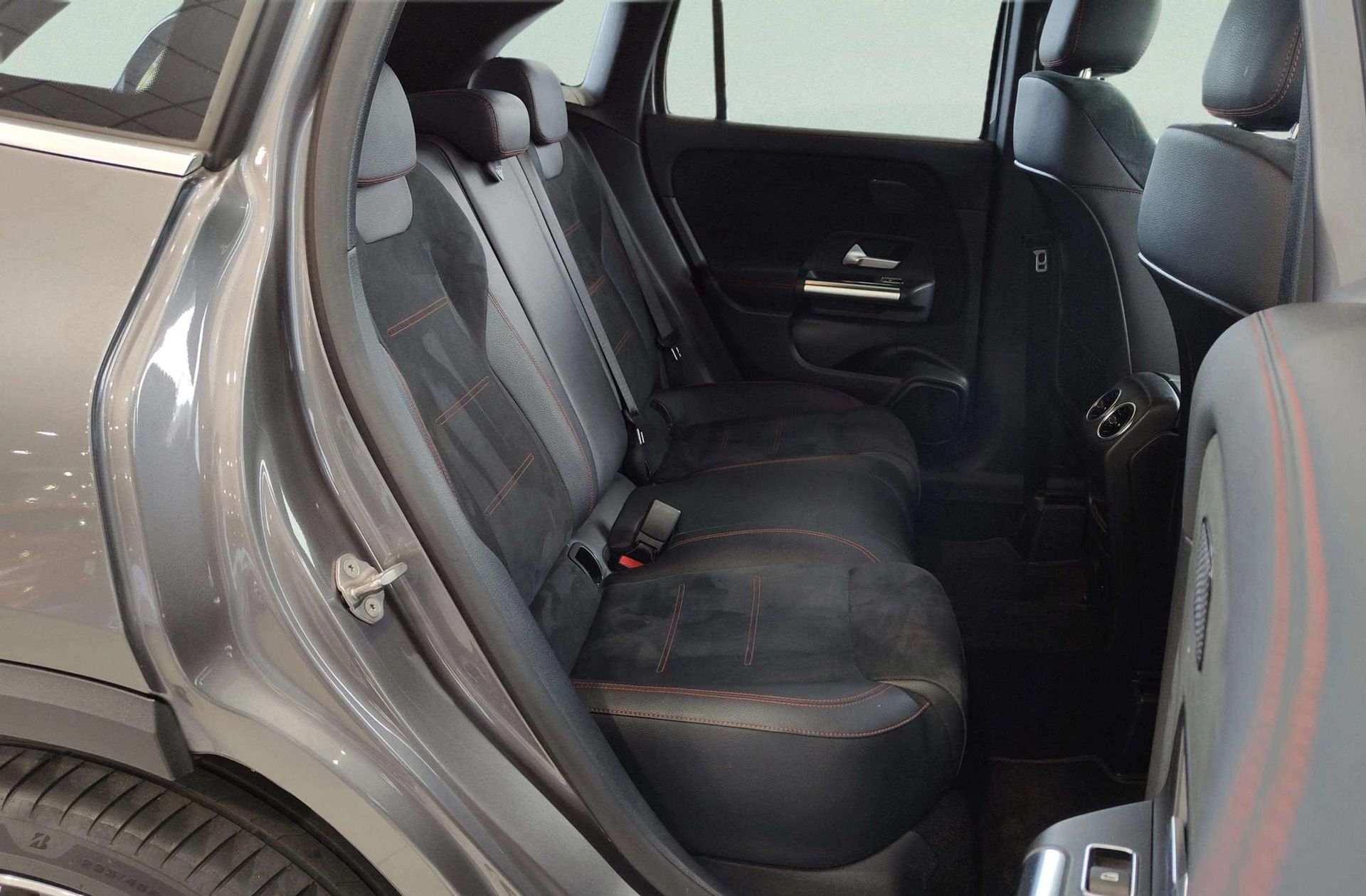 Mercedes-Benz GLA 200 Pack AMG - foto 24
