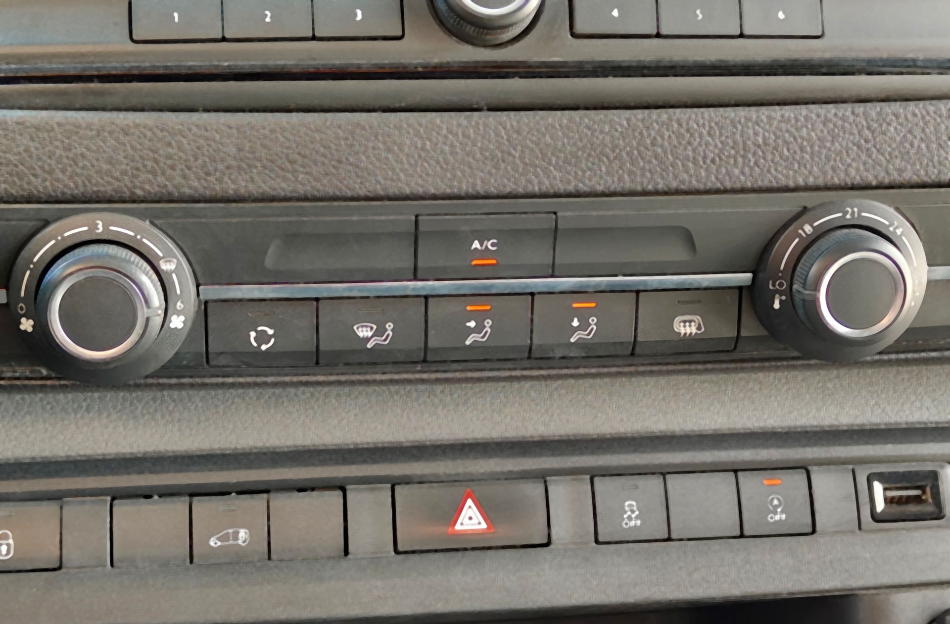 Peugeot Expert Furgon BlueHDi 120 Pro Standard - foto 22