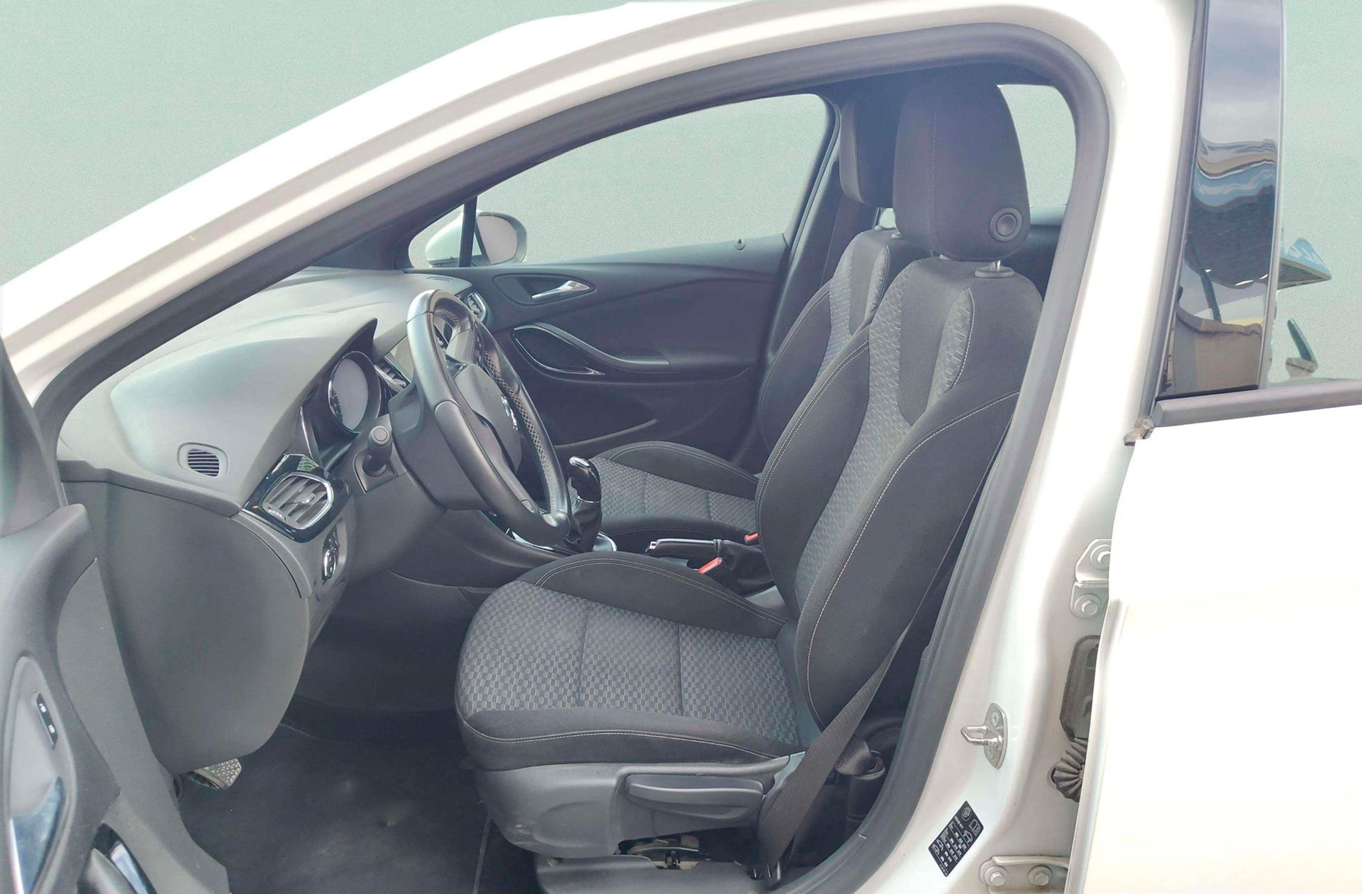 Opel Astra 1.4 Turbo Dynamic - foto 9