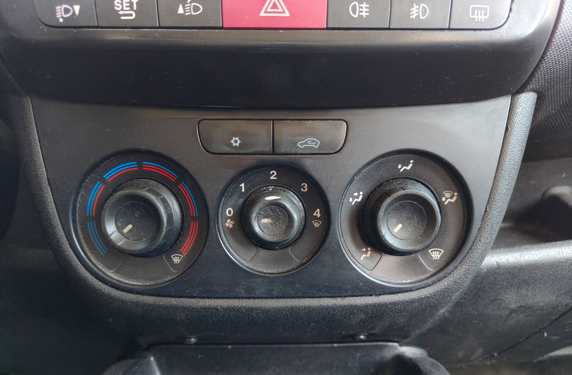 Opel Combo Tour 1.3 CDTI Expression L1H1 - foto 23