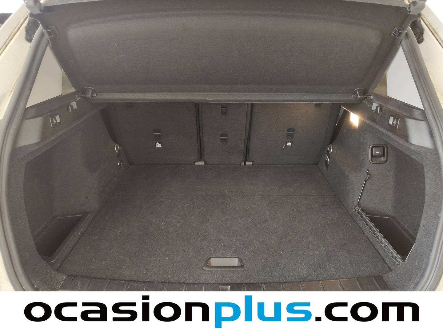 Fotos maletero BMW X1 BMW X1 sDrive18i (140 CV)
