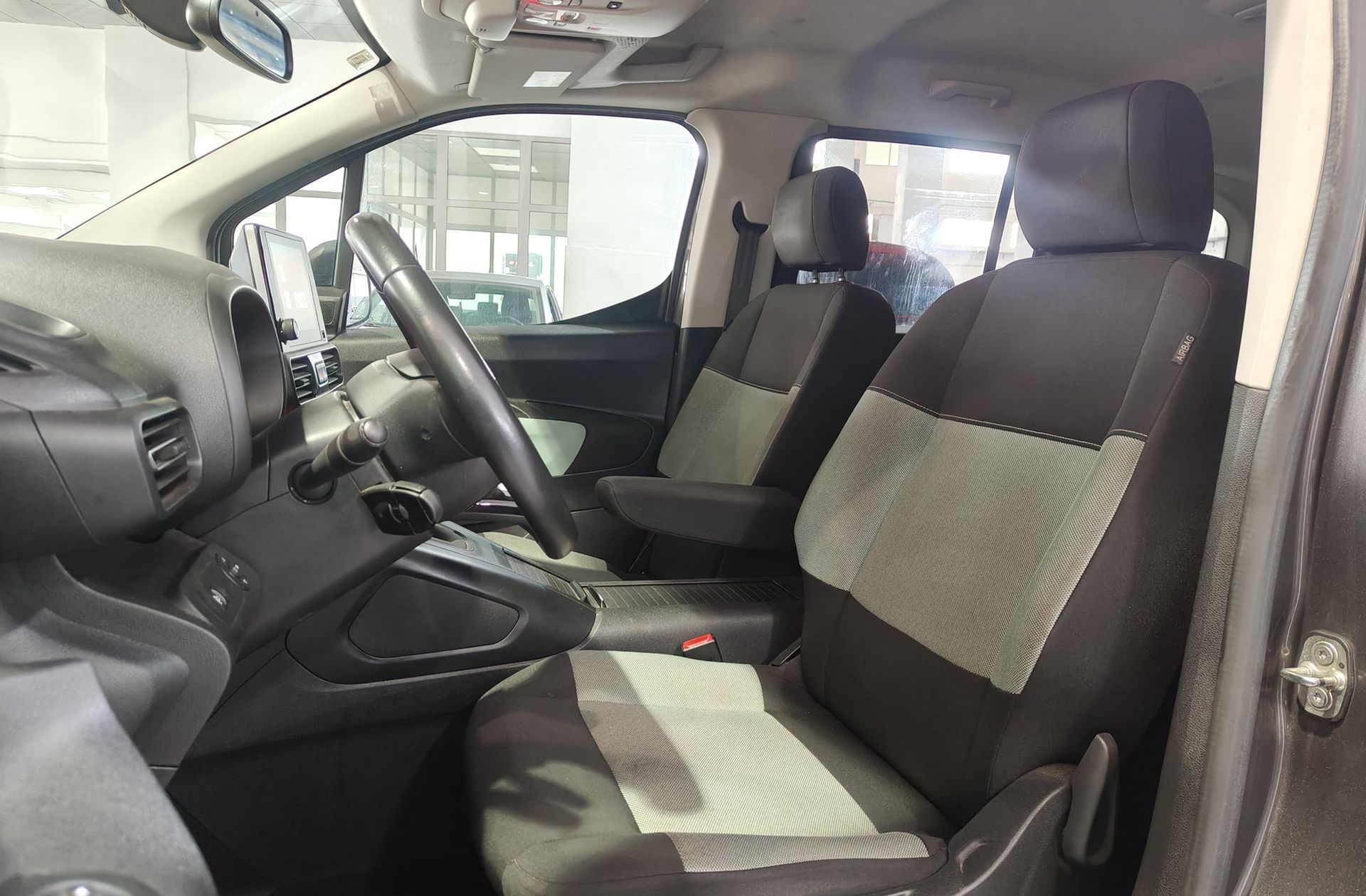 Citroën Berlingo BlueHDi 100 Talla M Shine - foto 11