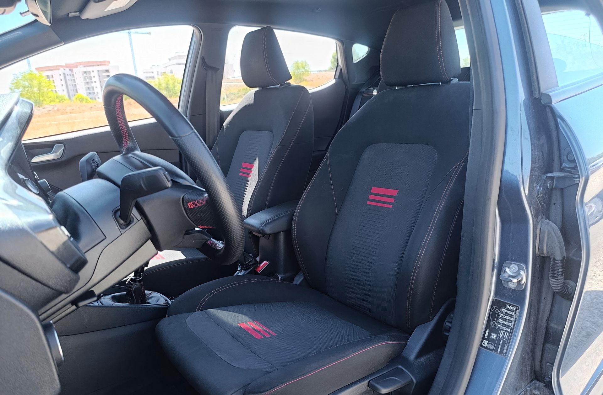 Ford Fiesta 1.0 EcoBoost MHEV ST-Line - foto 12