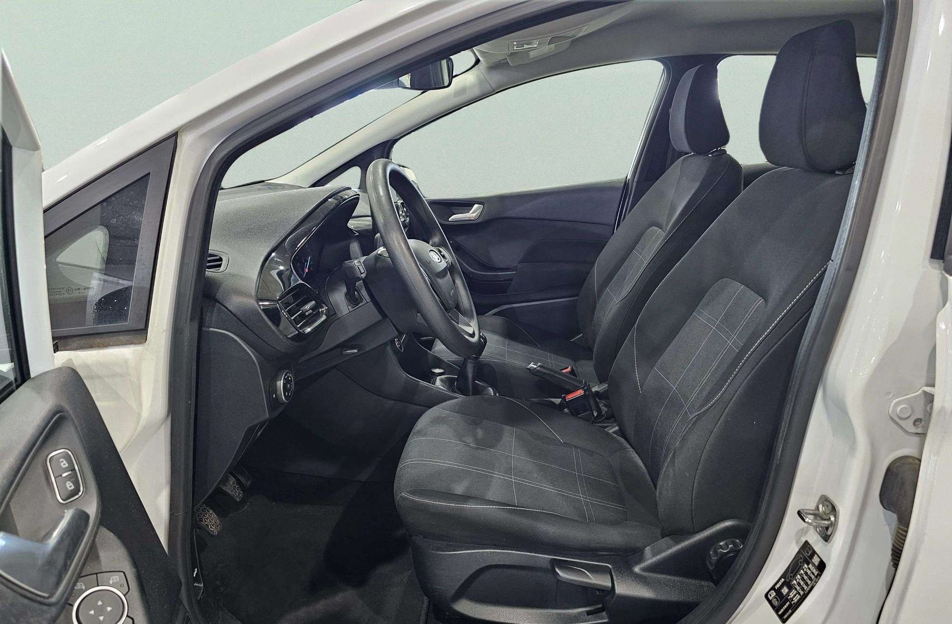 Ford Fiesta 1.1 PFI GLP Trend - foto 11