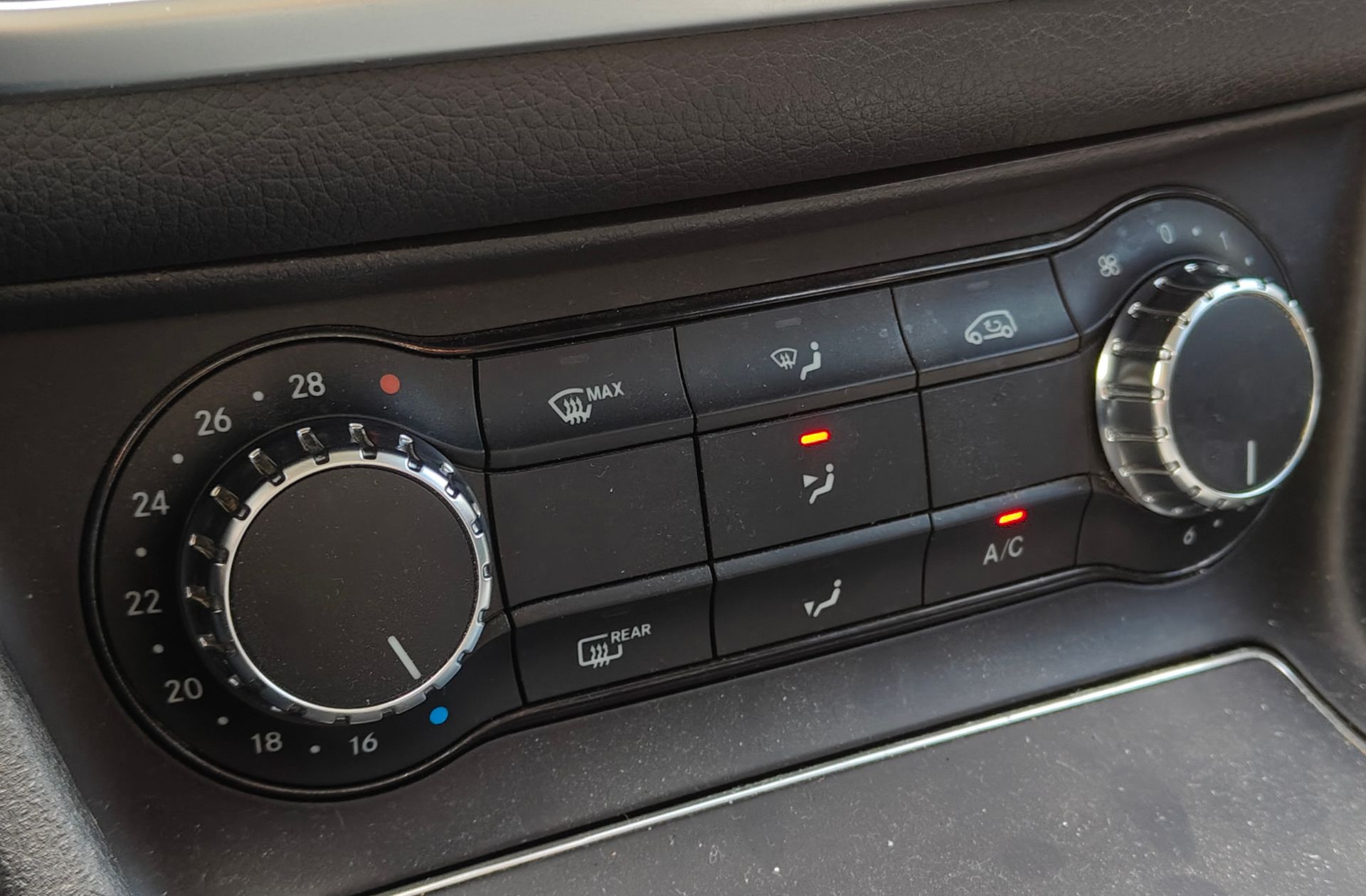 Mercedes-Benz GLA 180 - foto 37